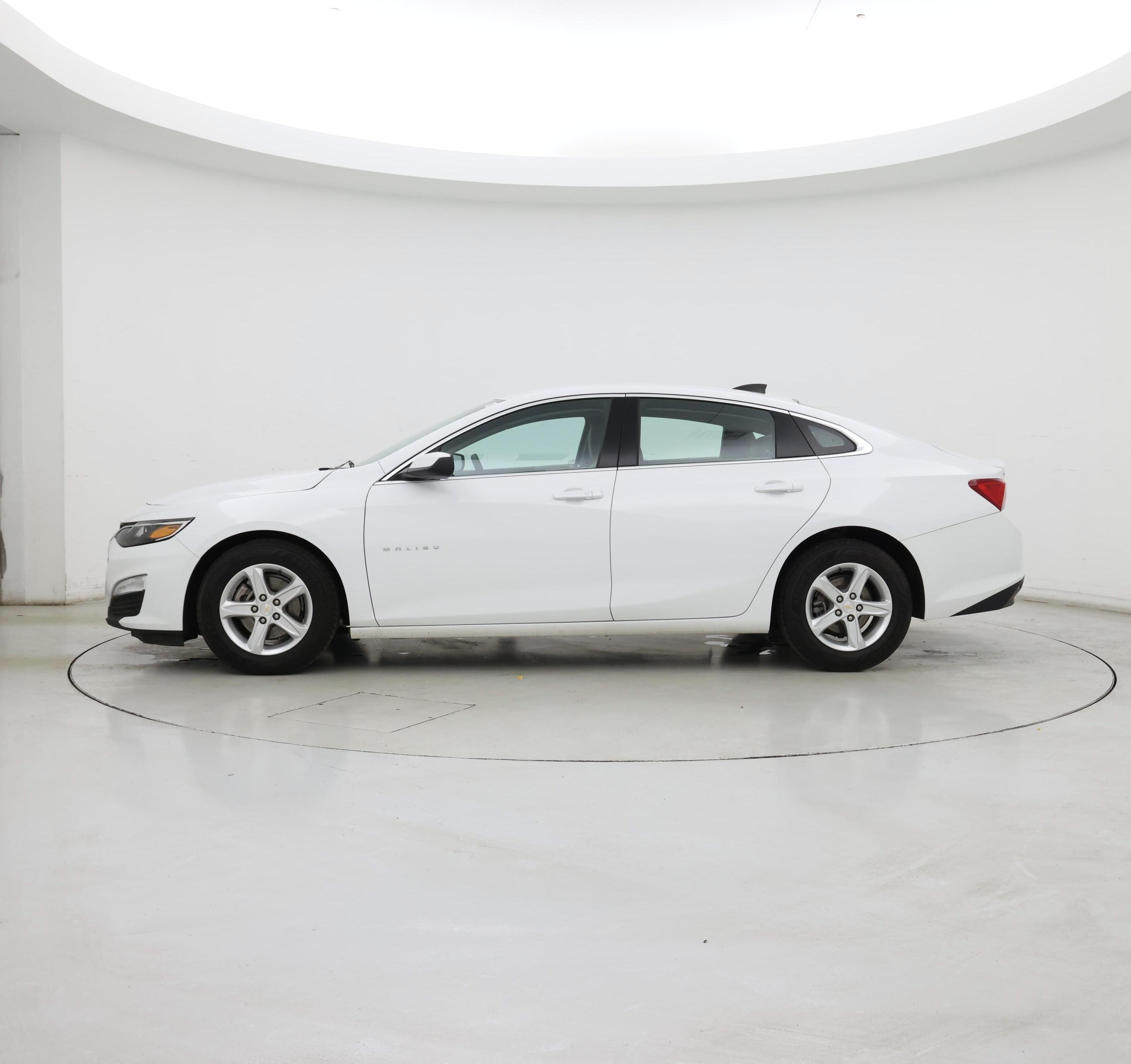 Thumbnail: 2022 Chevrolet Malibu - 3