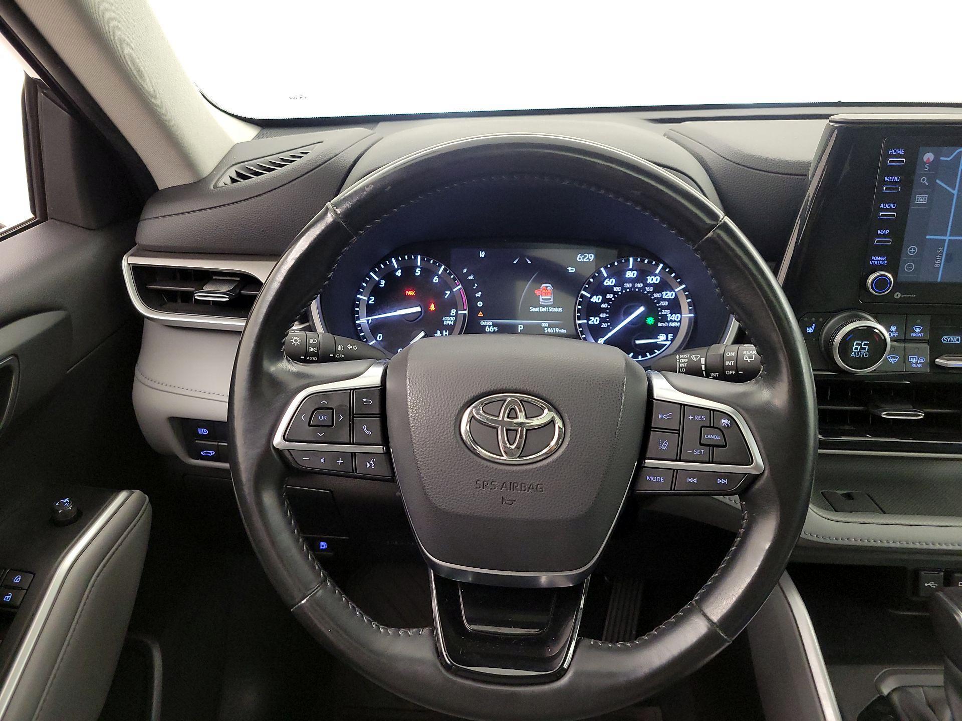 Thumbnail: 2021 Toyota Highlander - 10