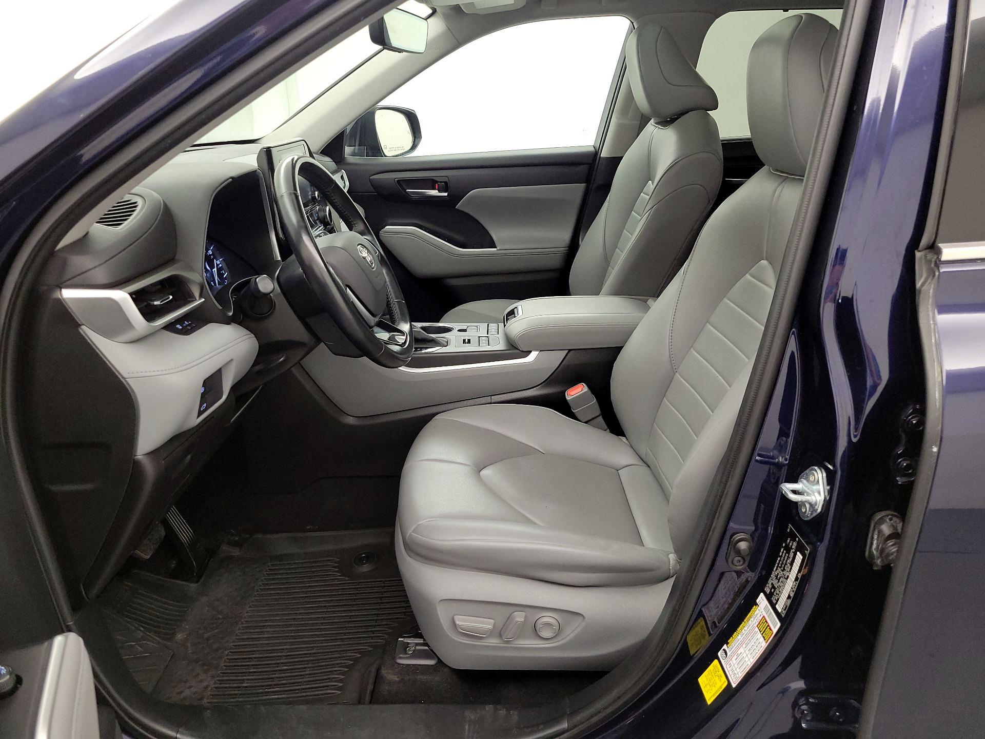 Thumbnail: 2021 Toyota Highlander - 11