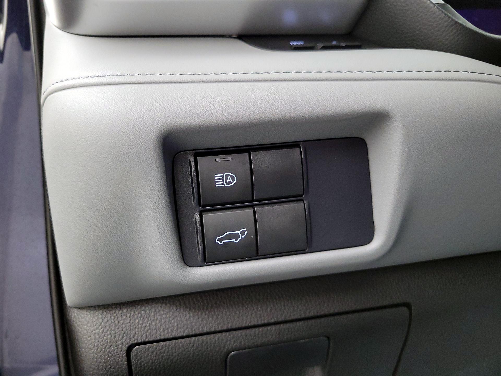 Thumbnail: 2021 Toyota Highlander - 13