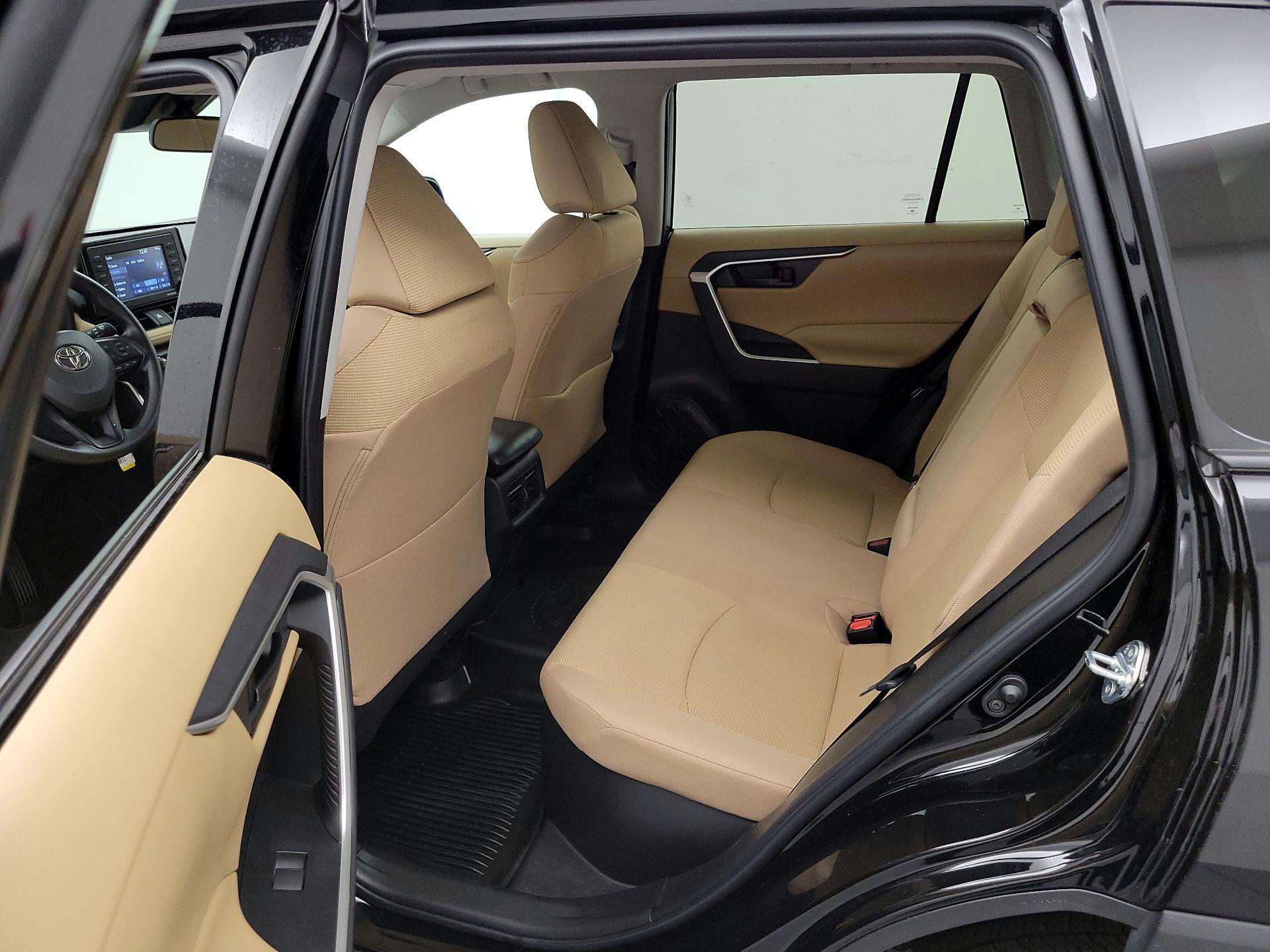 Thumbnail: 2022 Toyota RAV4 - 19