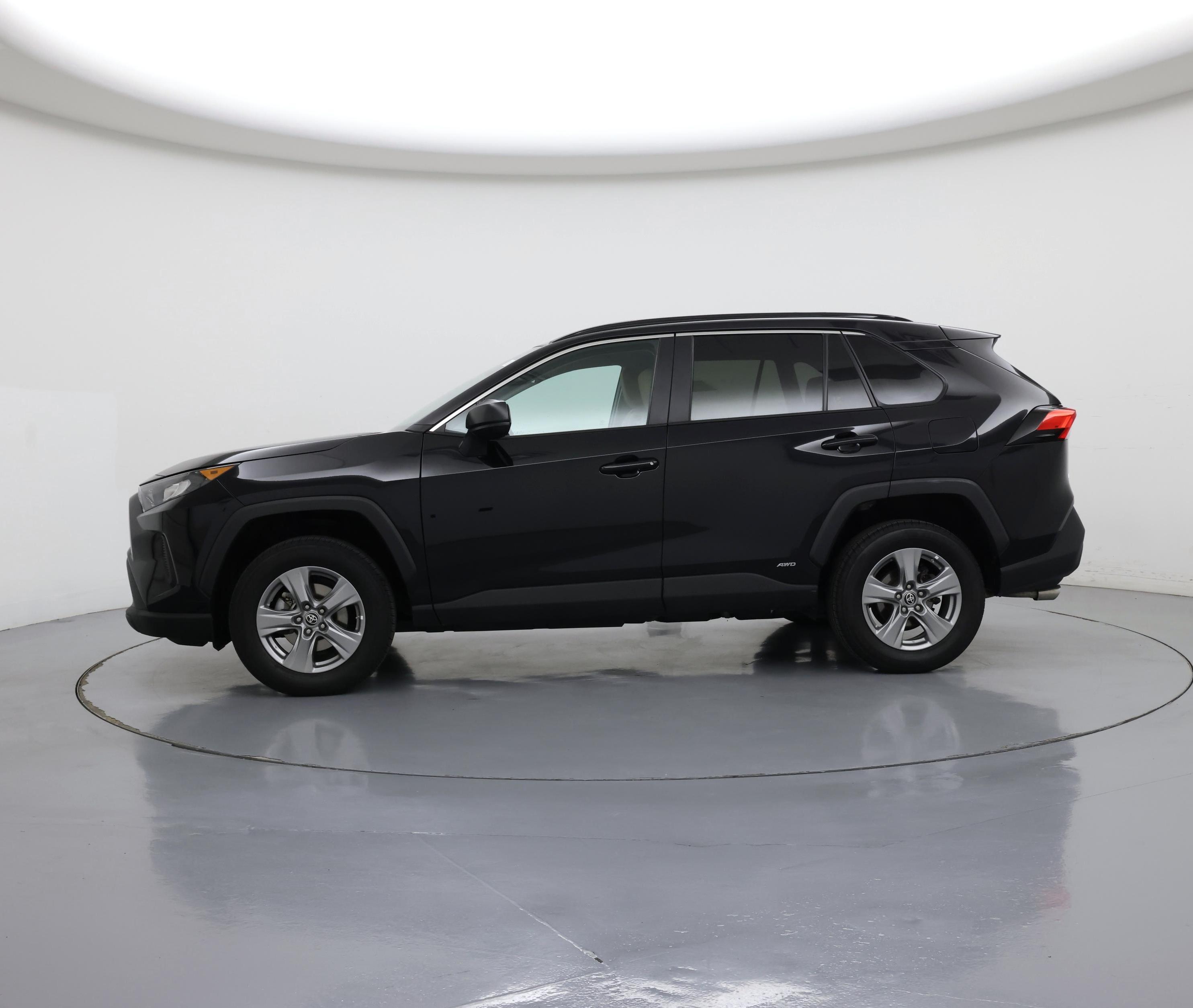 Thumbnail: 2022 Toyota RAV4 - 3