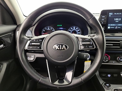 Steering Wheel & Instrument Cluster (On)