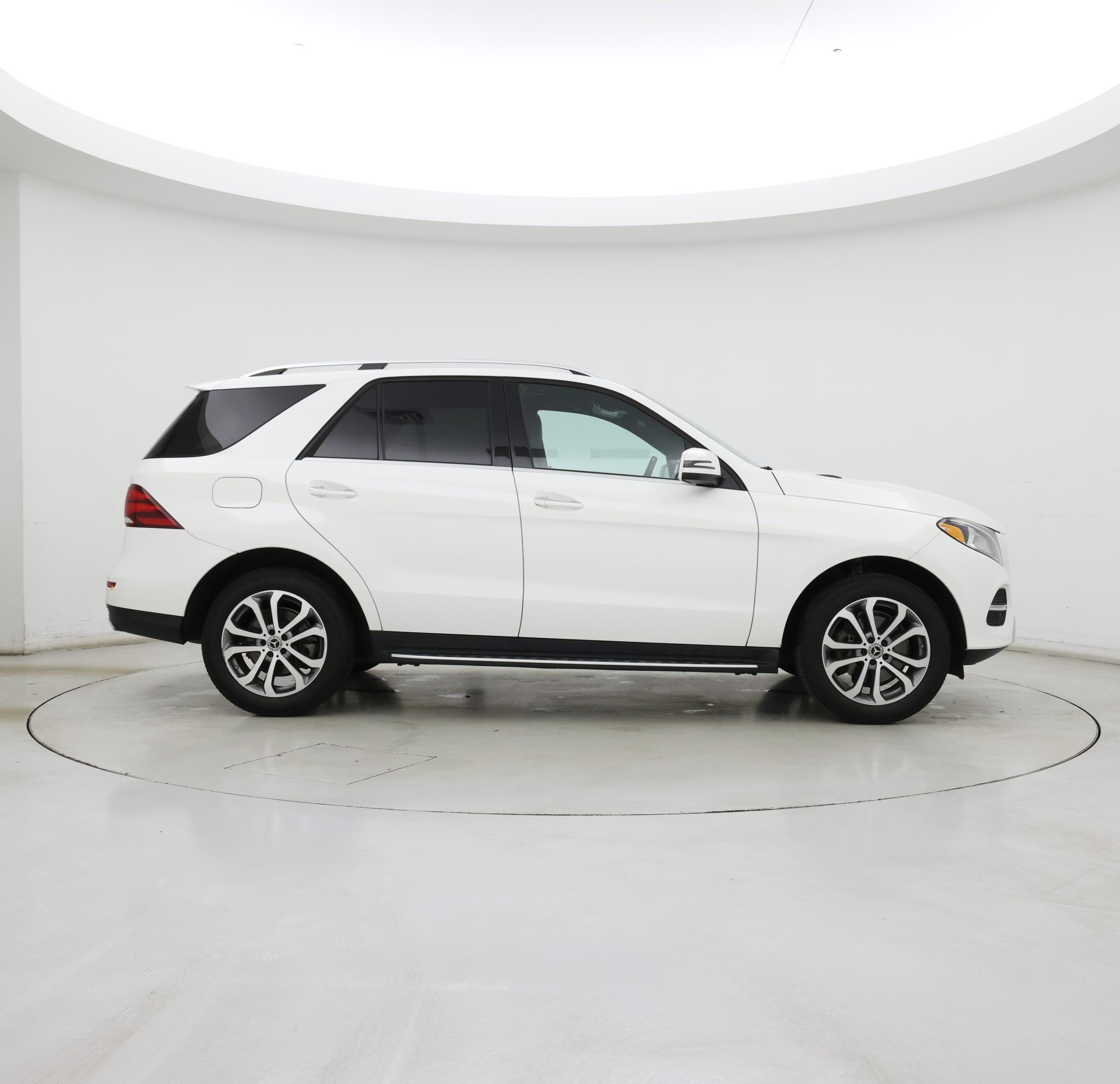 Thumbnail: 2017 Mercedes-Benz GLE - 7