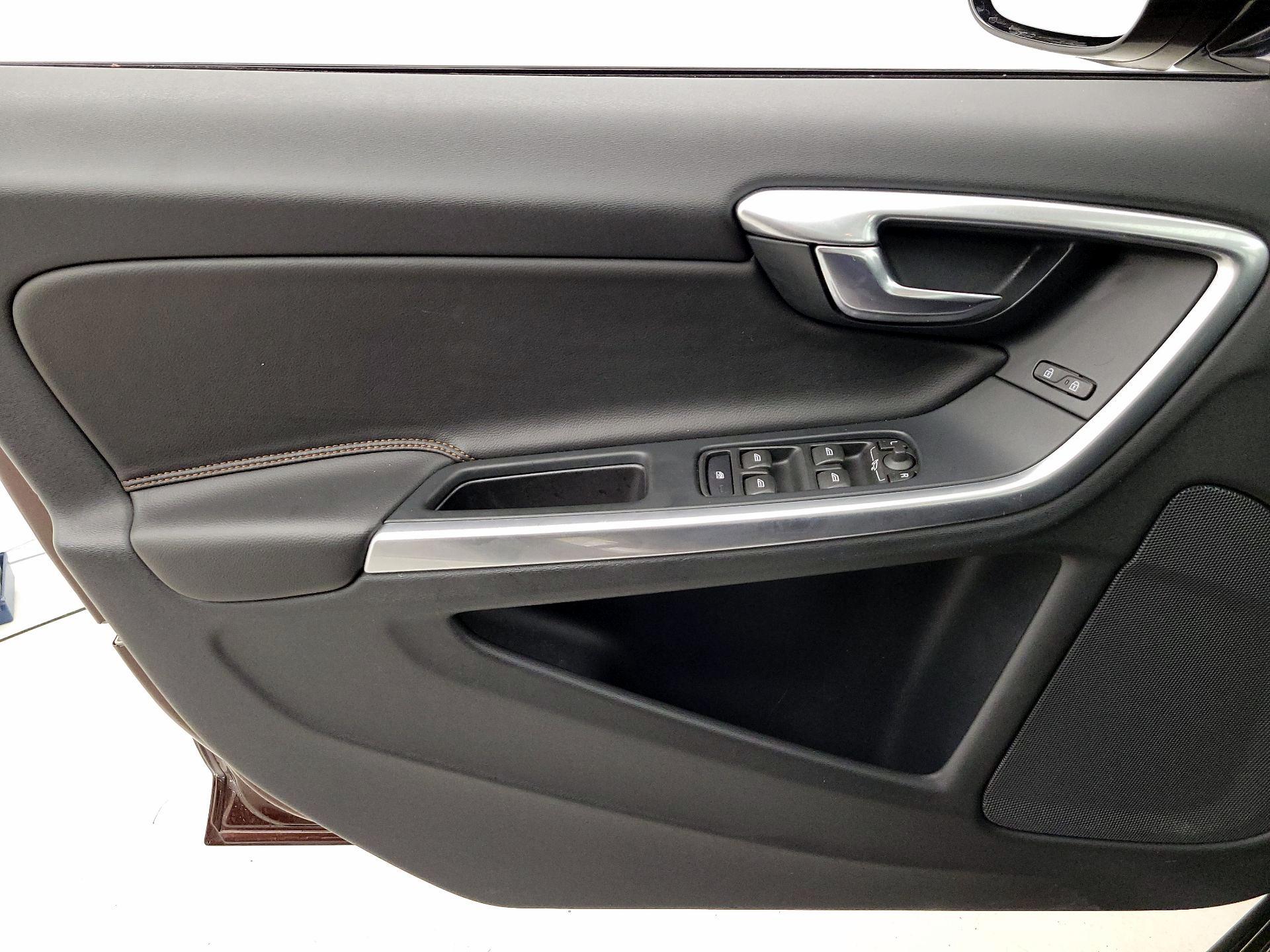 Thumbnail: 2017 Volvo S60 - 12