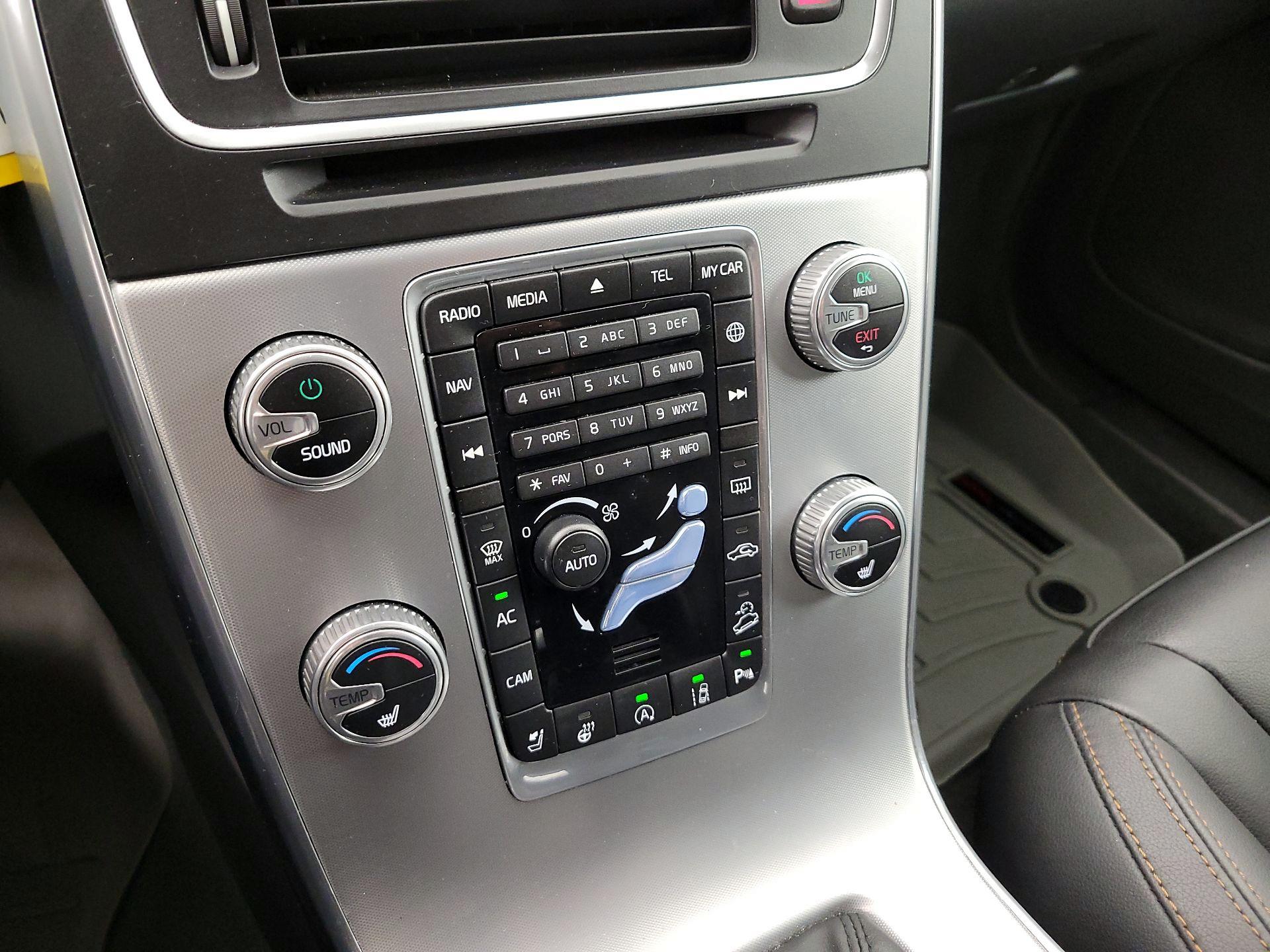 Thumbnail: 2017 Volvo S60 - 17