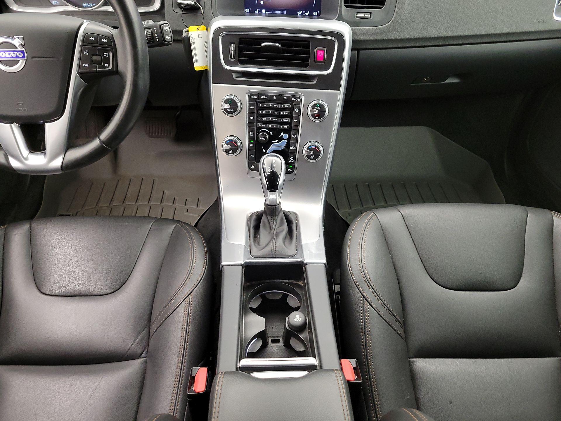 Thumbnail: 2017 Volvo S60 - 18