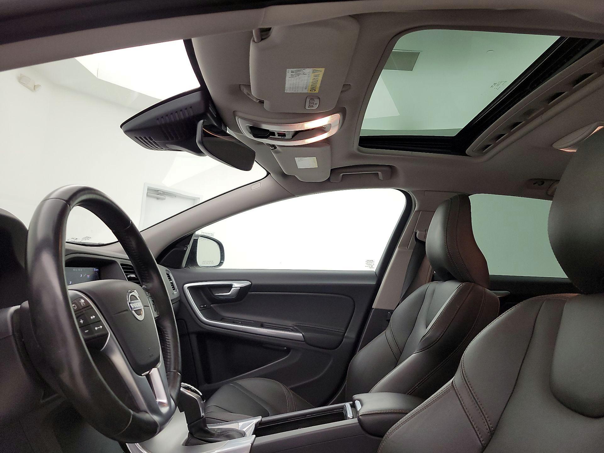 Thumbnail: 2017 Volvo S60 - 20