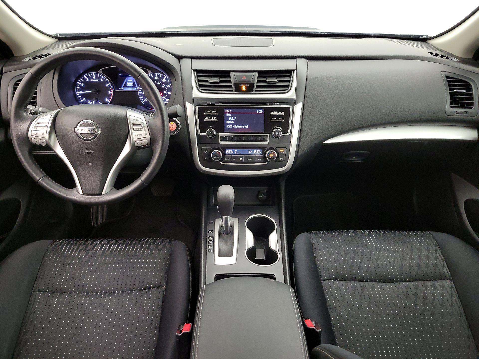 Thumbnail: 2016 Nissan Altima - 9