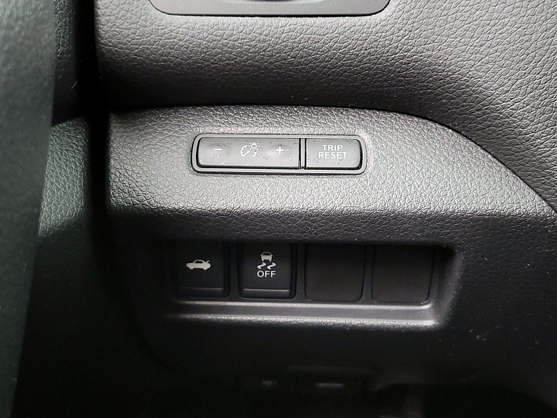 Thumbnail: 2016 Nissan Altima - 13