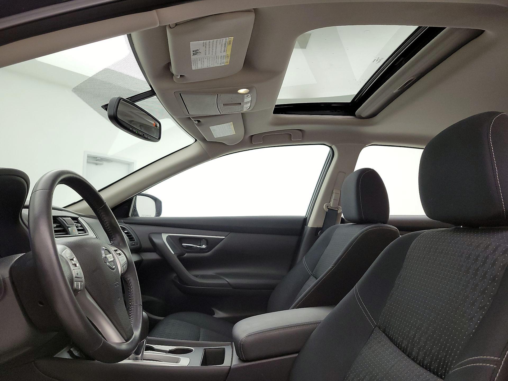 Thumbnail: 2016 Nissan Altima - 19