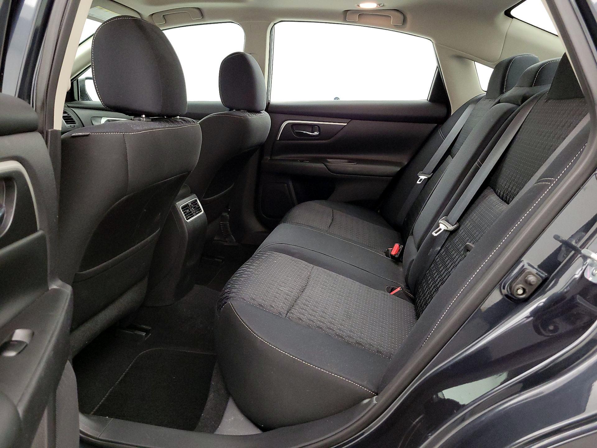 Thumbnail: 2016 Nissan Altima - 20