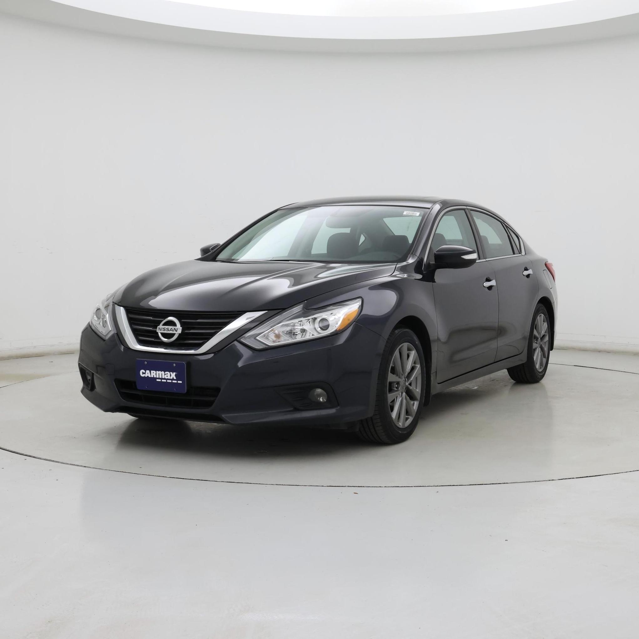 Thumbnail: 2016 Nissan Altima - 4