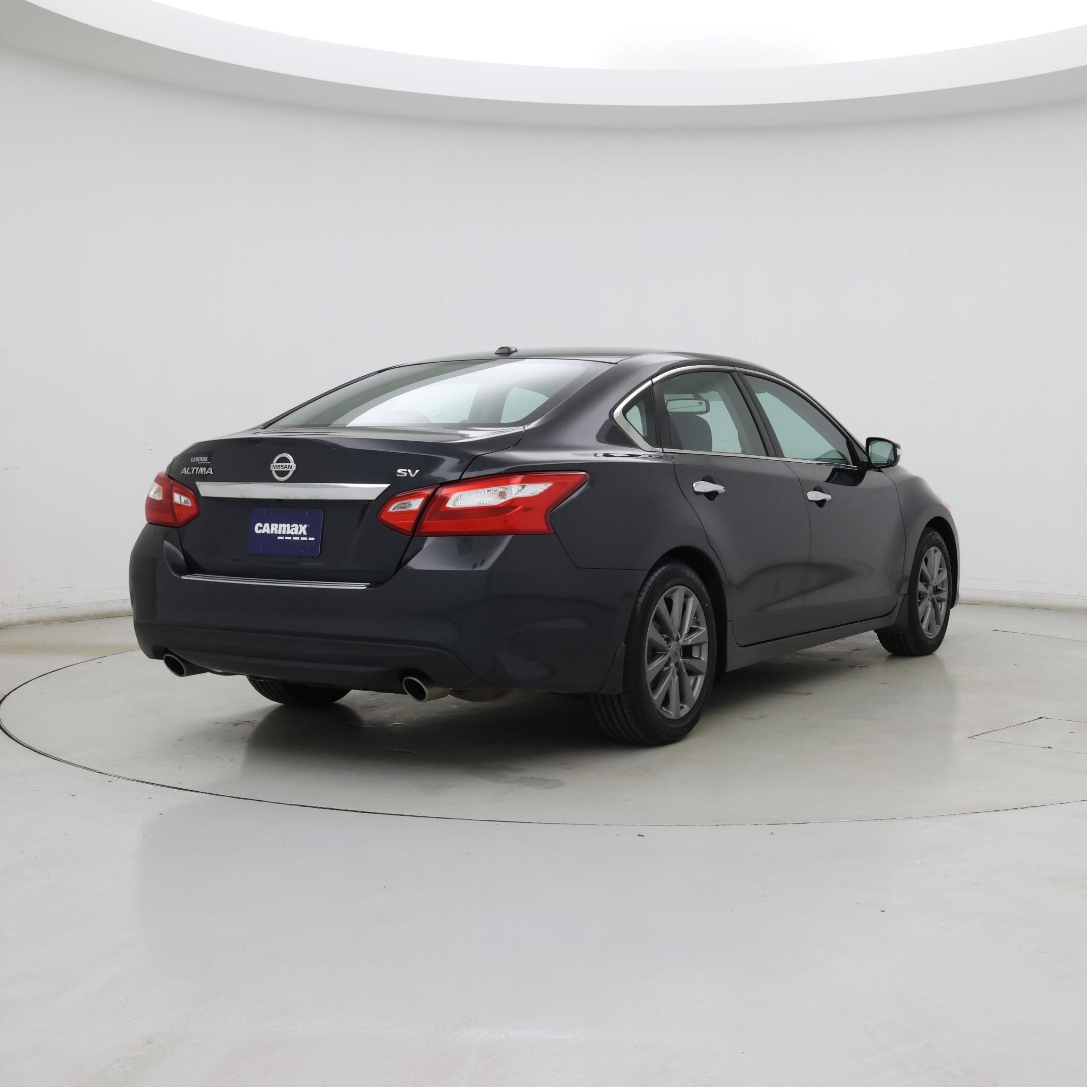 Thumbnail: 2016 Nissan Altima - 8