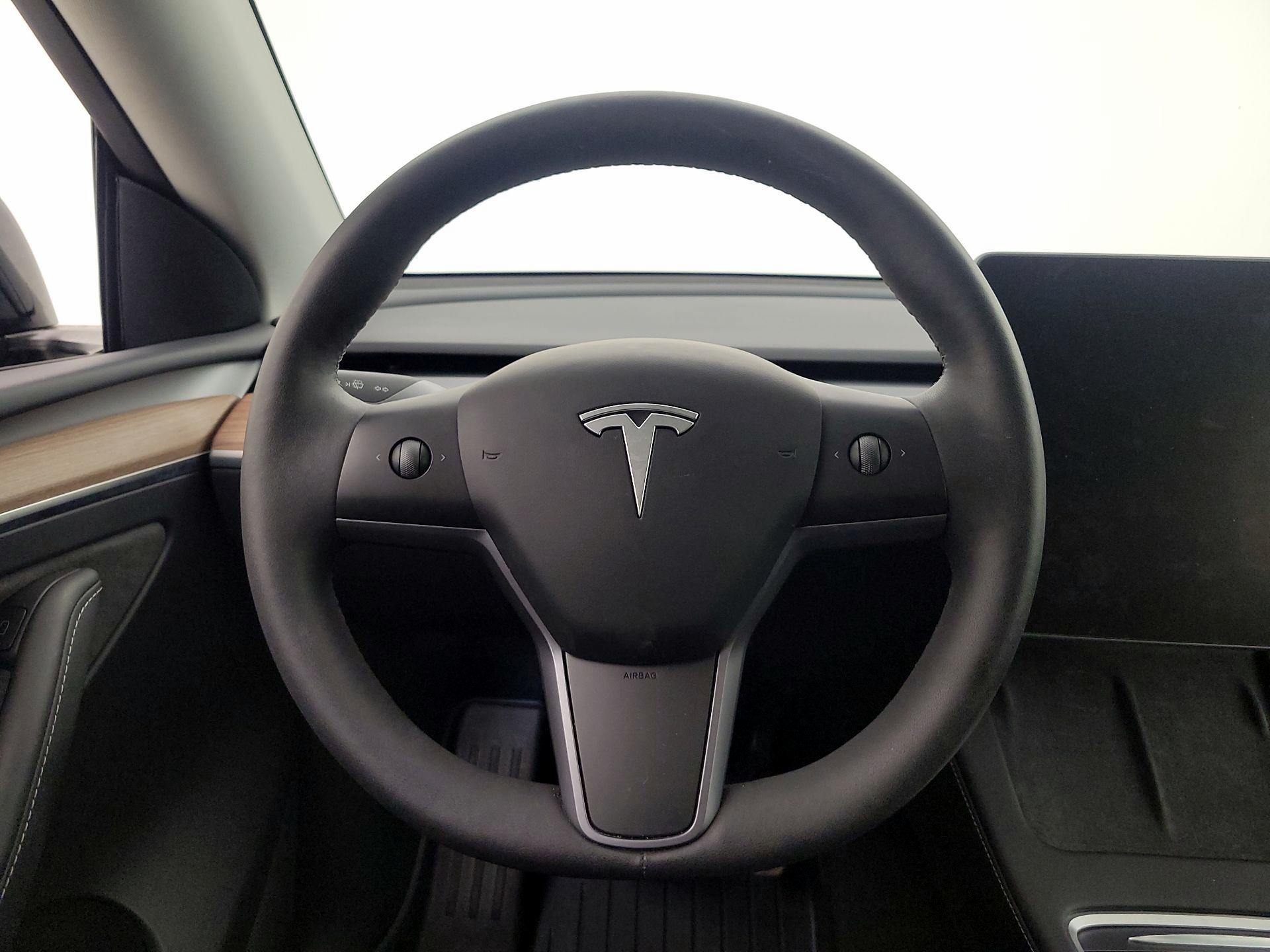 Thumbnail: 2023 Tesla Model Y - 10