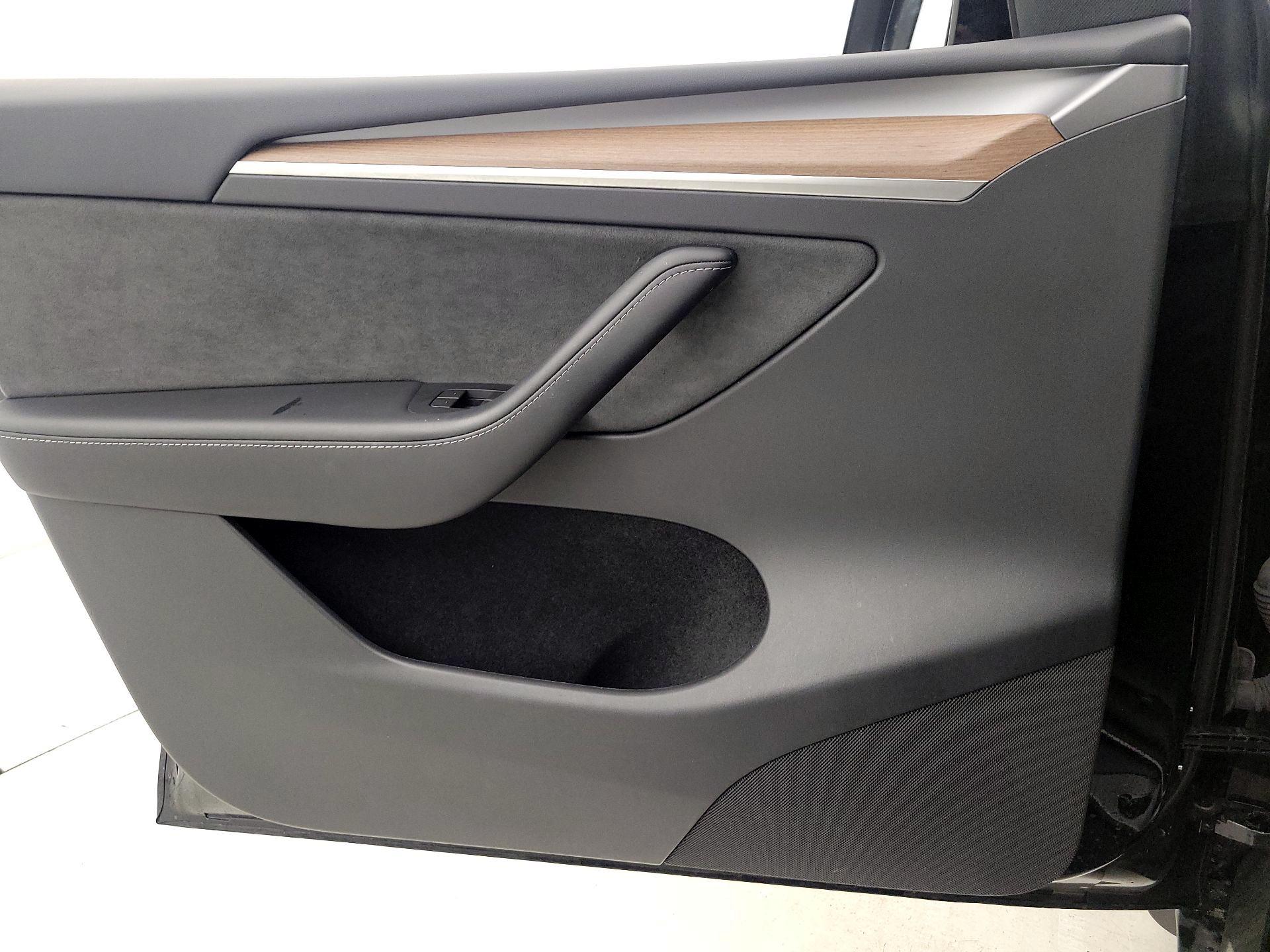 Thumbnail: 2023 Tesla Model Y - 12