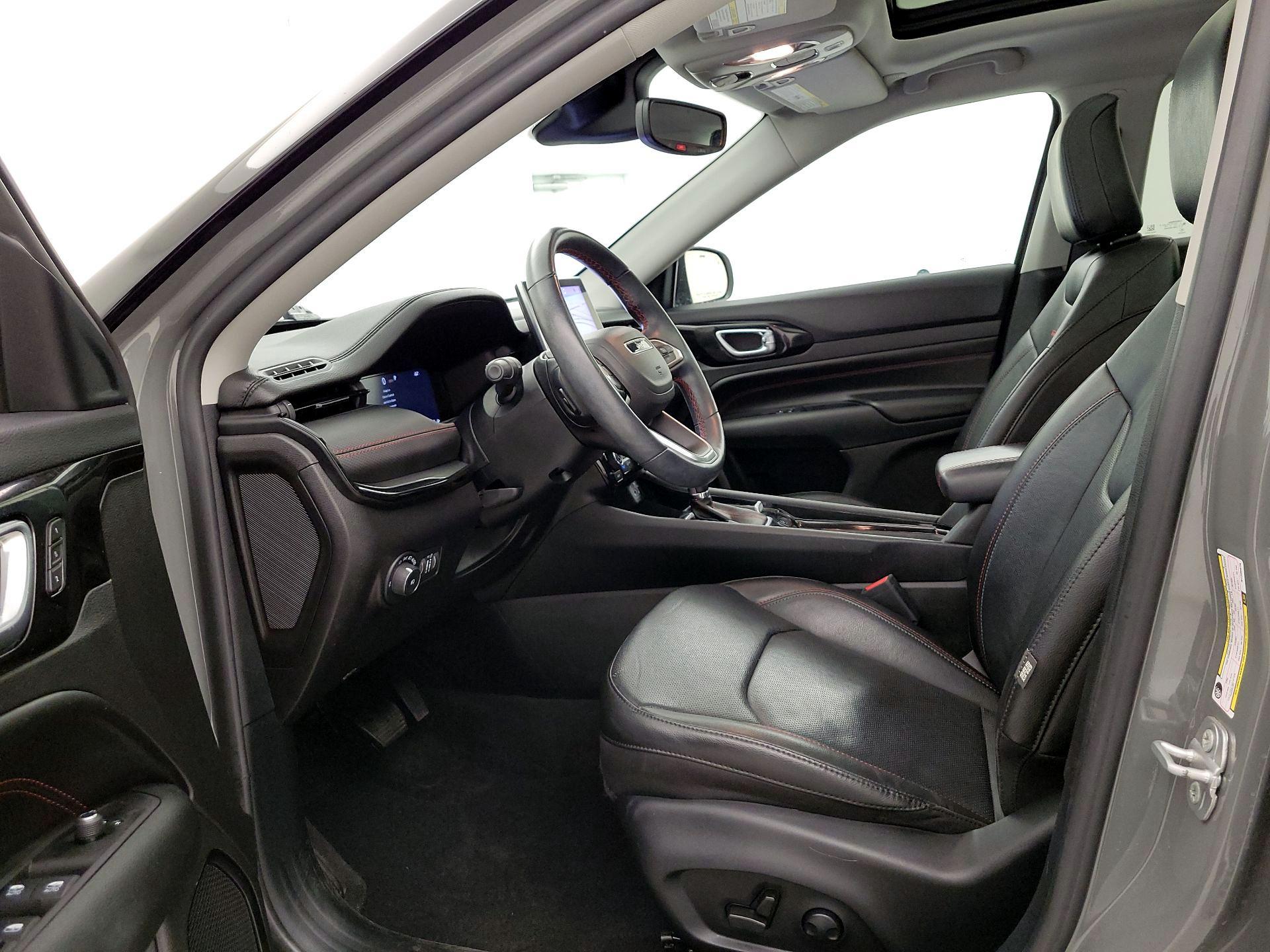 Thumbnail: 2022 Jeep Compass - 11