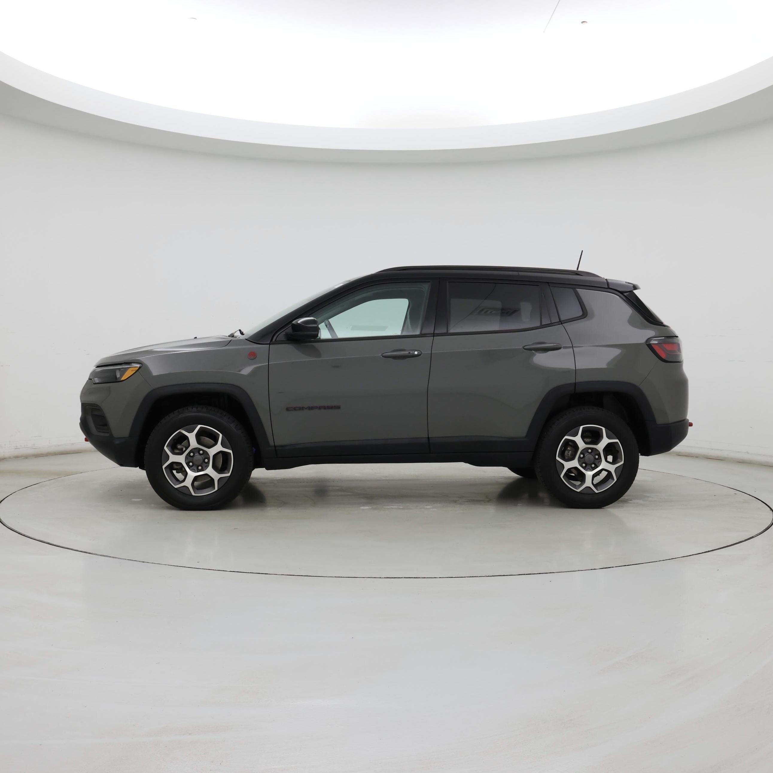 Thumbnail: 2022 Jeep Compass - 3