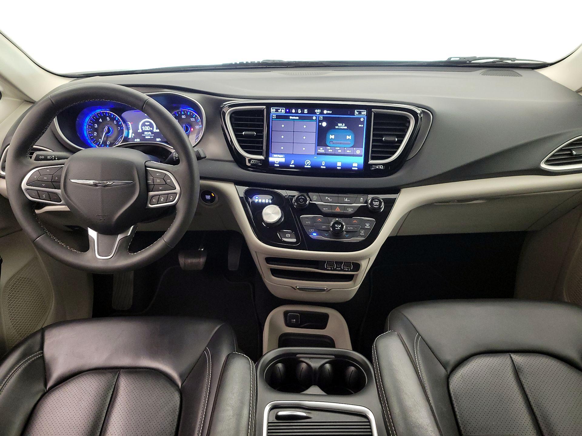 Thumbnail: 2023 Chrysler Pacifica - 9