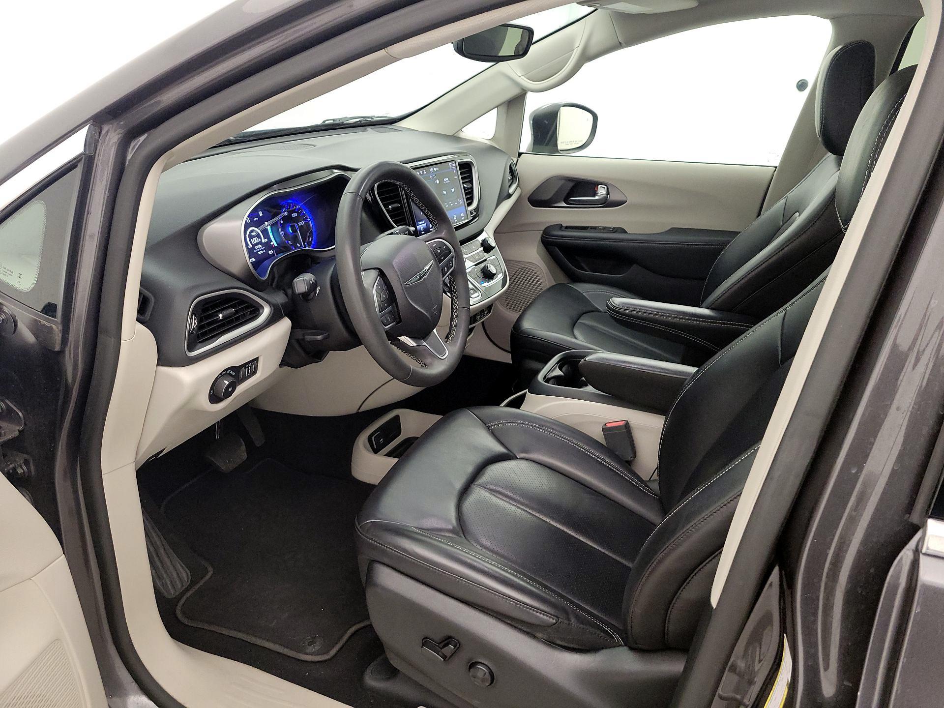 Thumbnail: 2023 Chrysler Pacifica - 11