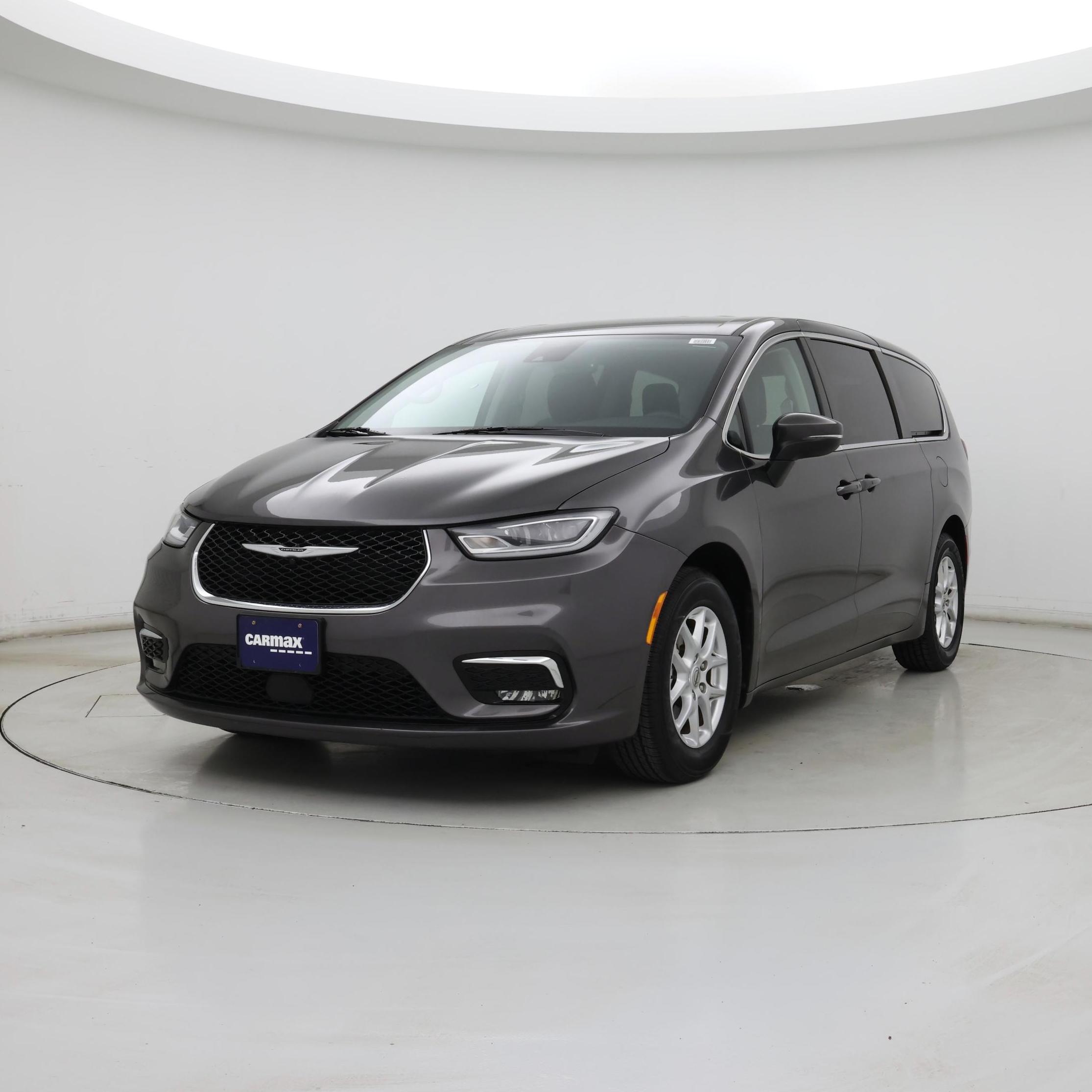 Thumbnail: 2023 Chrysler Pacifica - 4