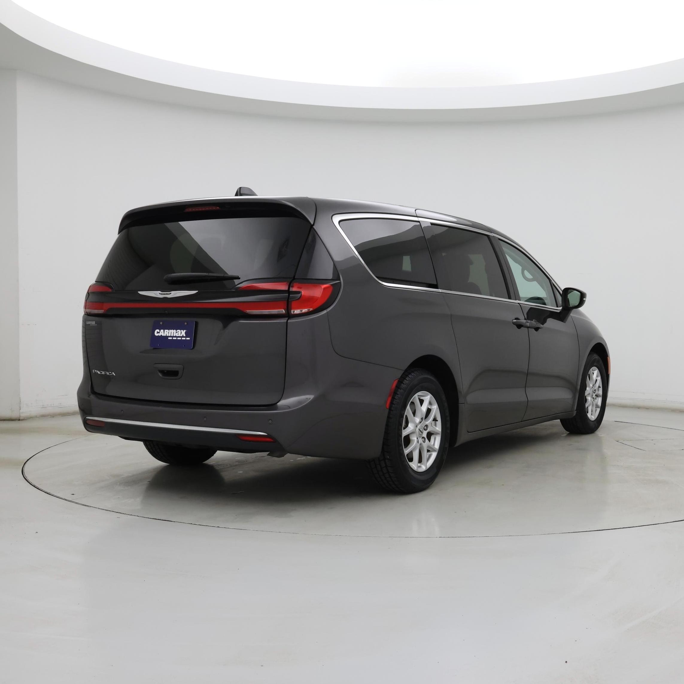 Thumbnail: 2023 Chrysler Pacifica - 8