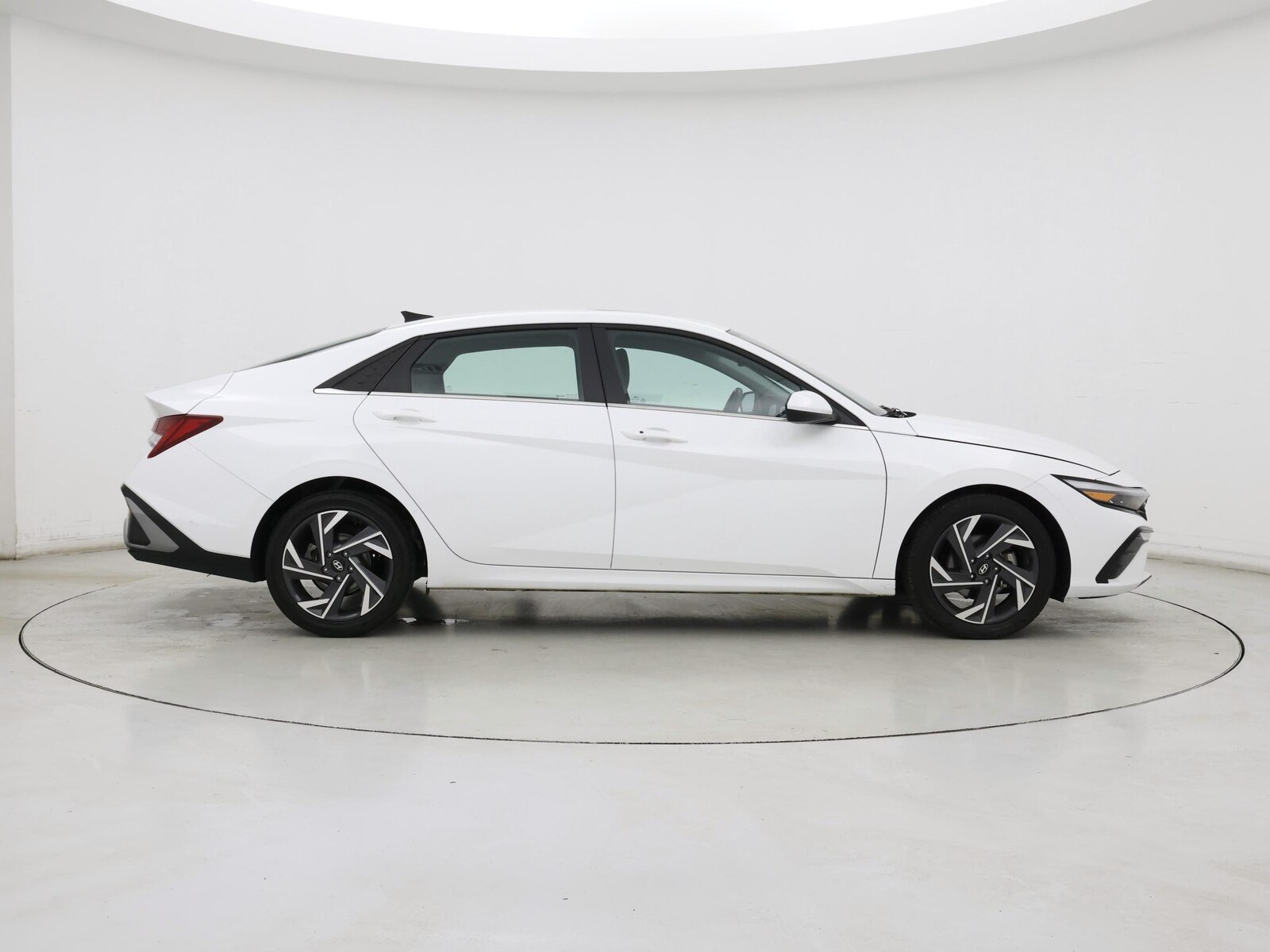 2025 Hyundai Elantra SEL - Photo 8