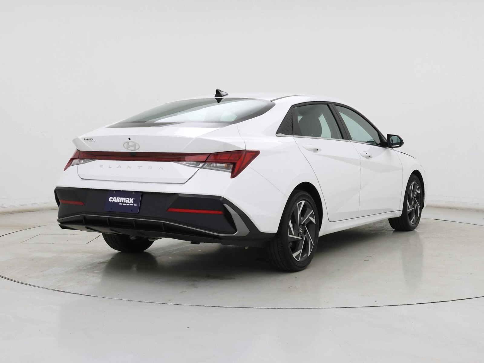 2025 Hyundai Elantra SEL - Photo 9