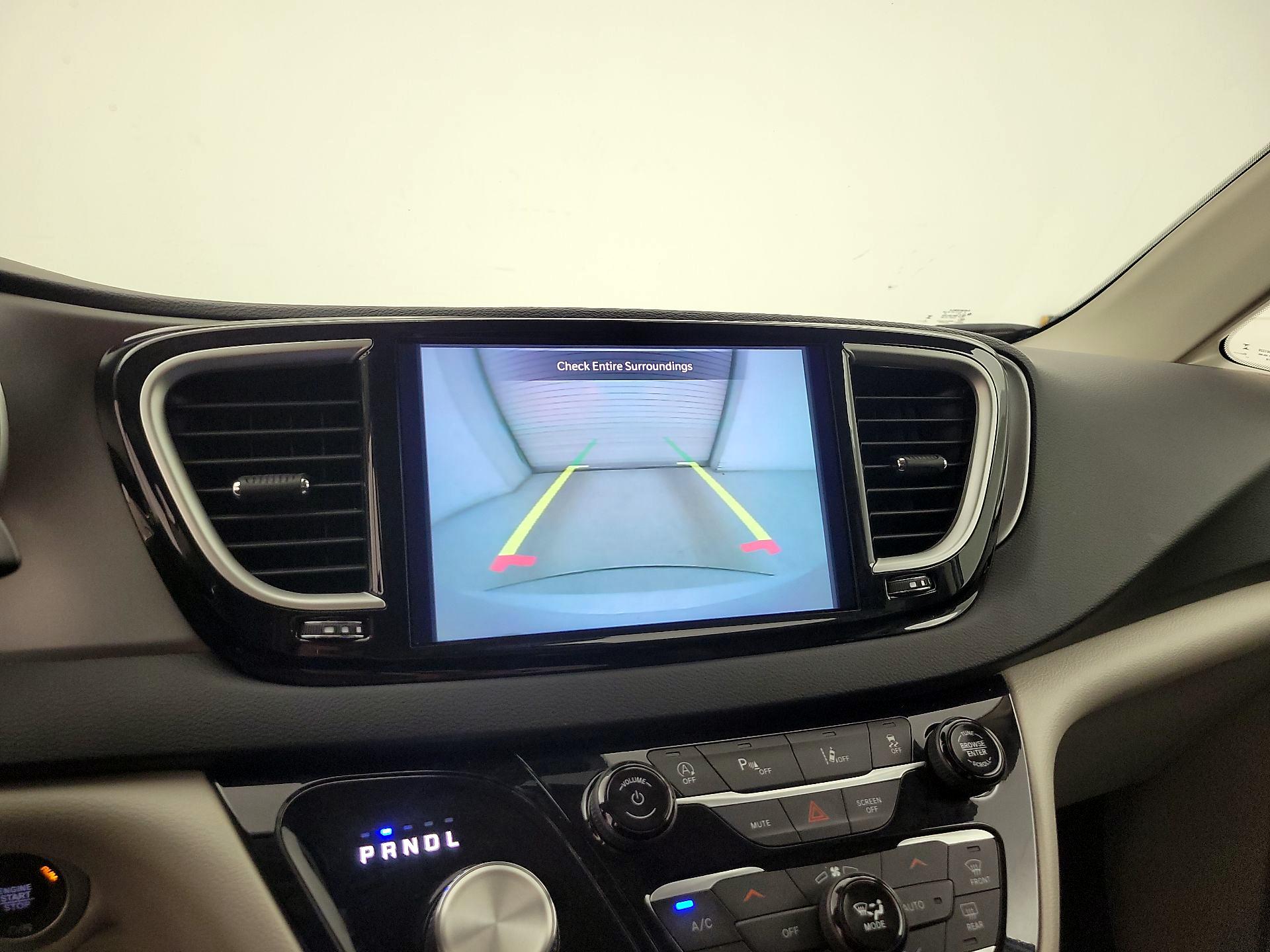 Thumbnail: 2023 Chrysler Pacifica - 14