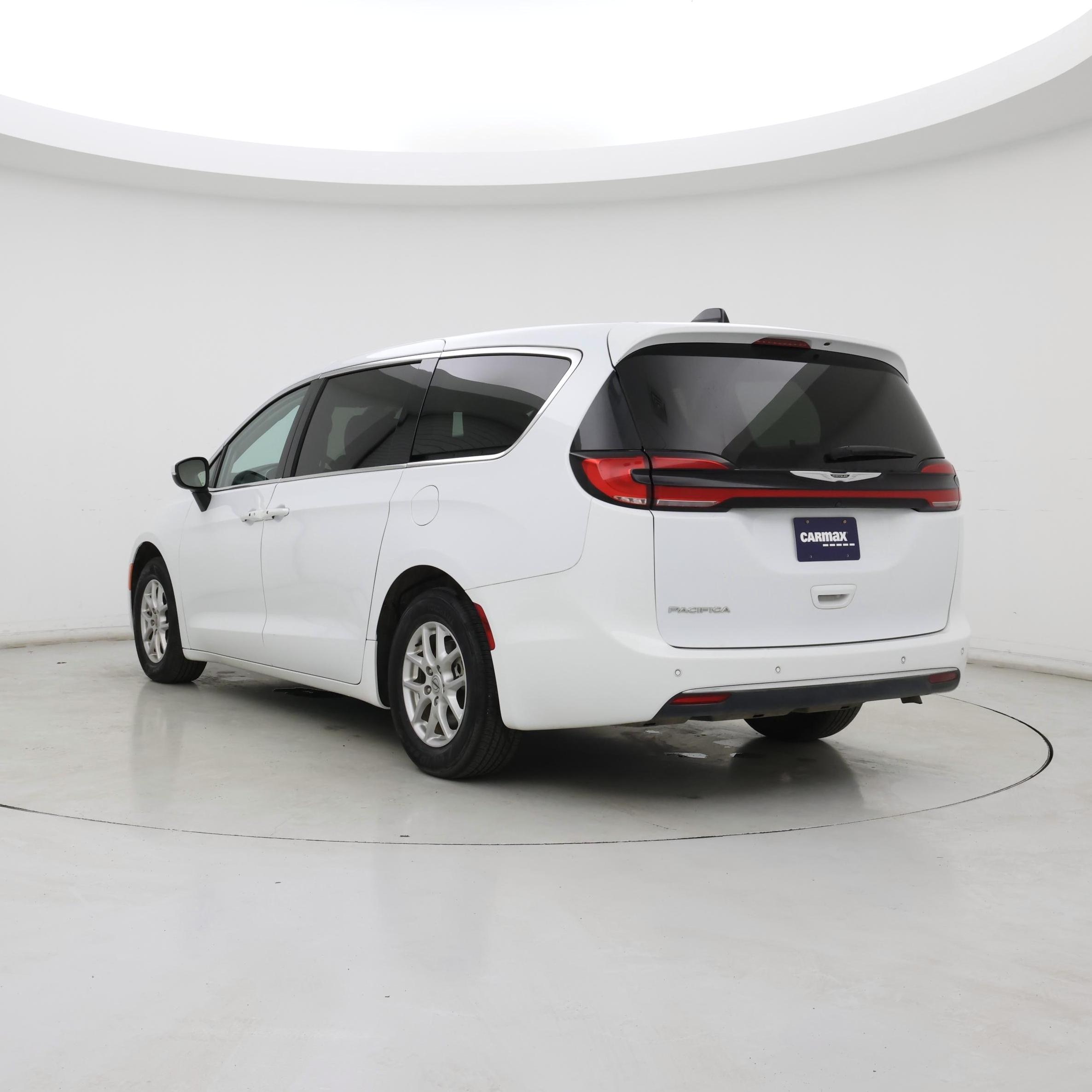 Thumbnail: 2023 Chrysler Pacifica - 2