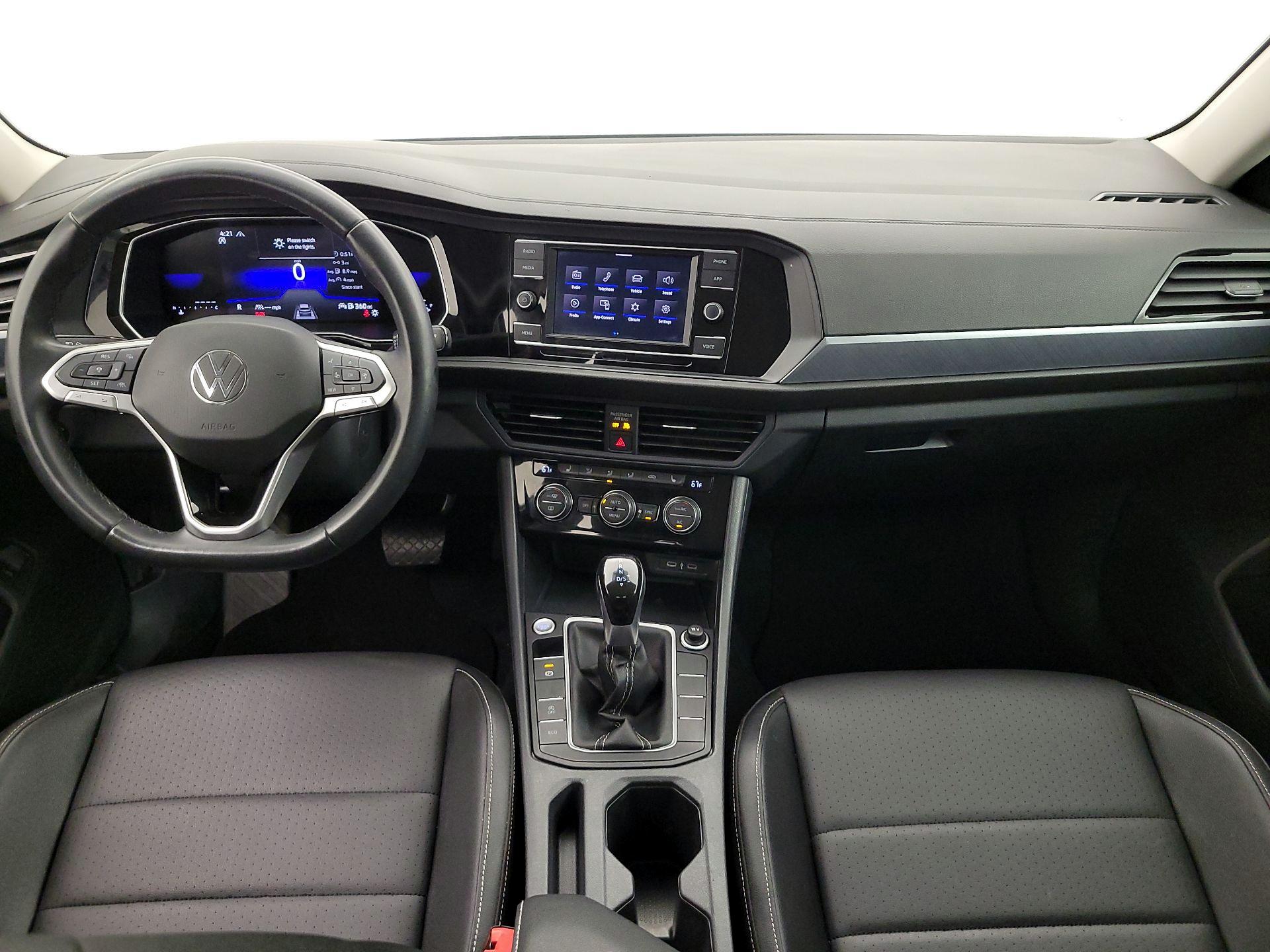 Thumbnail: 2024 Volkswagen Jetta - 9