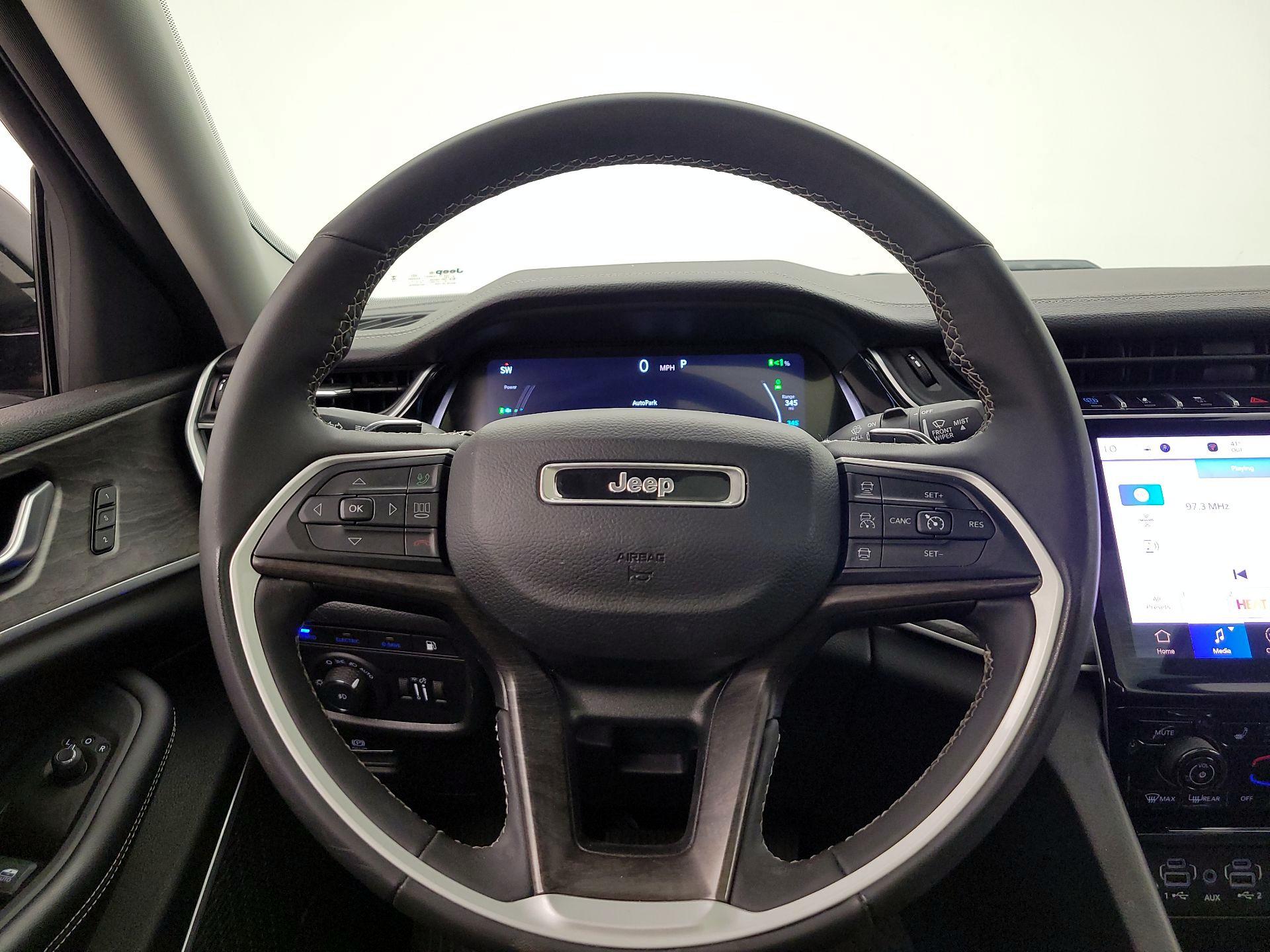 Thumbnail: 2023 Jeep Grand Cherokee - 10