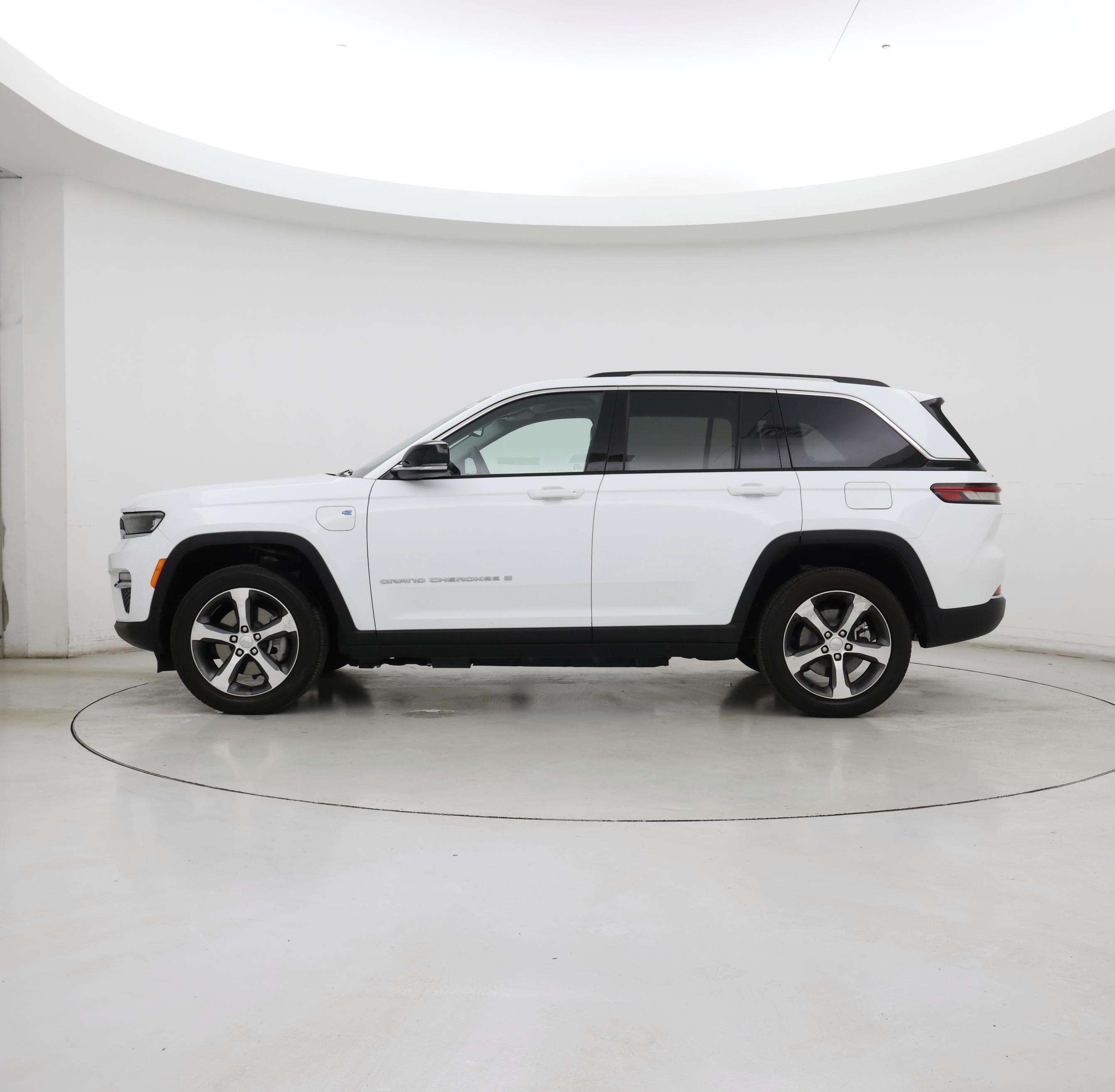 Thumbnail: 2023 Jeep Grand Cherokee - 3
