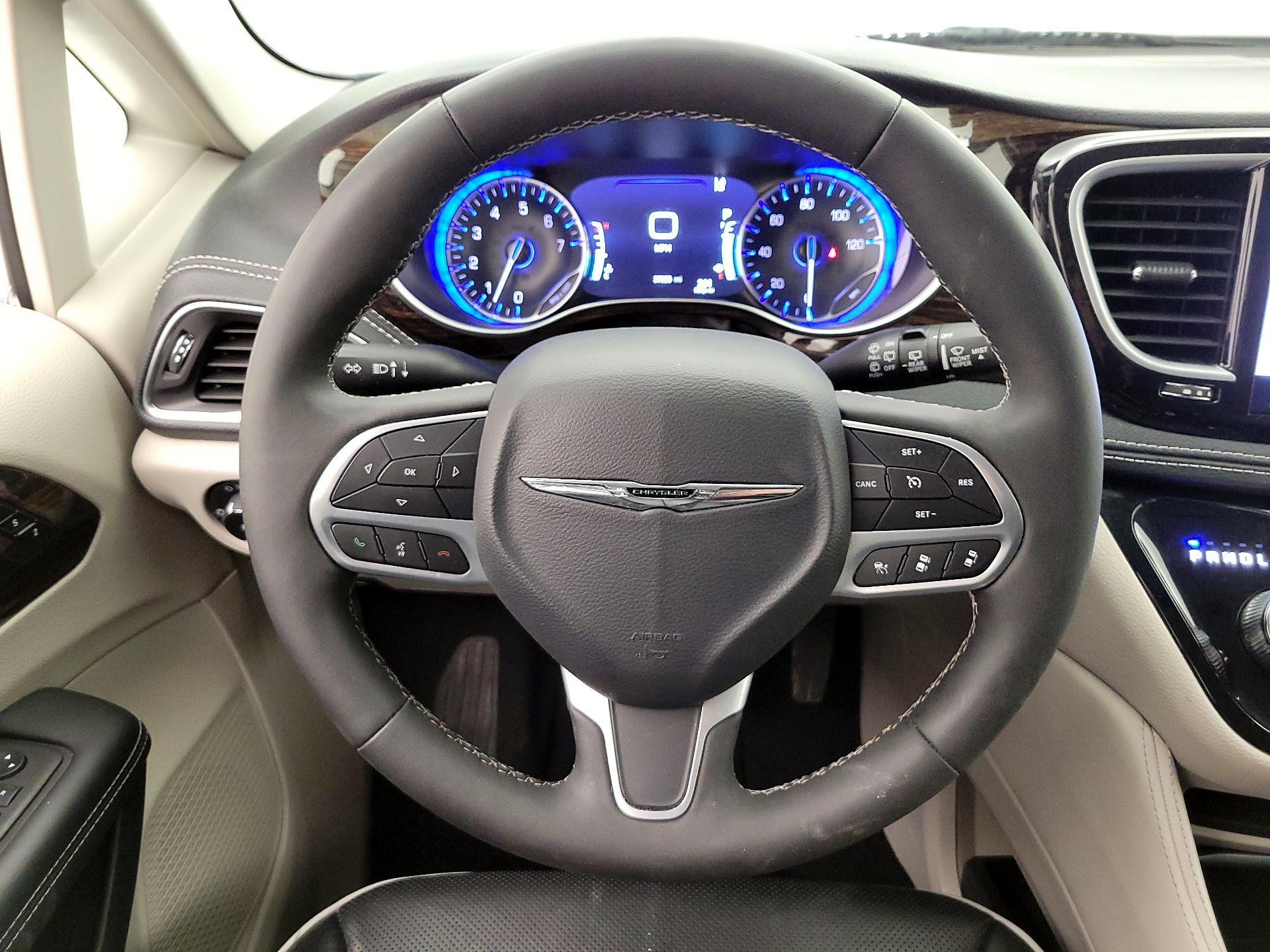Thumbnail: 2024 Chrysler Pacifica - 10