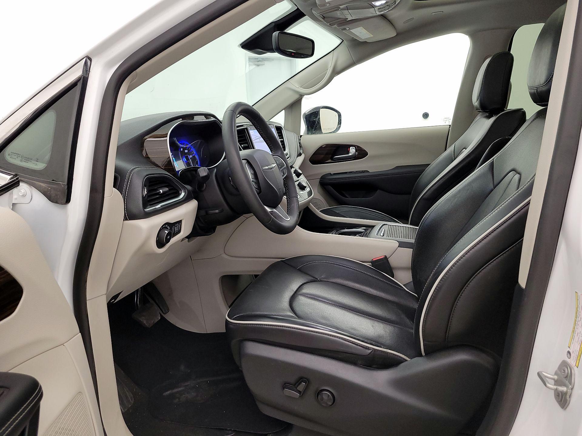 Thumbnail: 2024 Chrysler Pacifica - 11