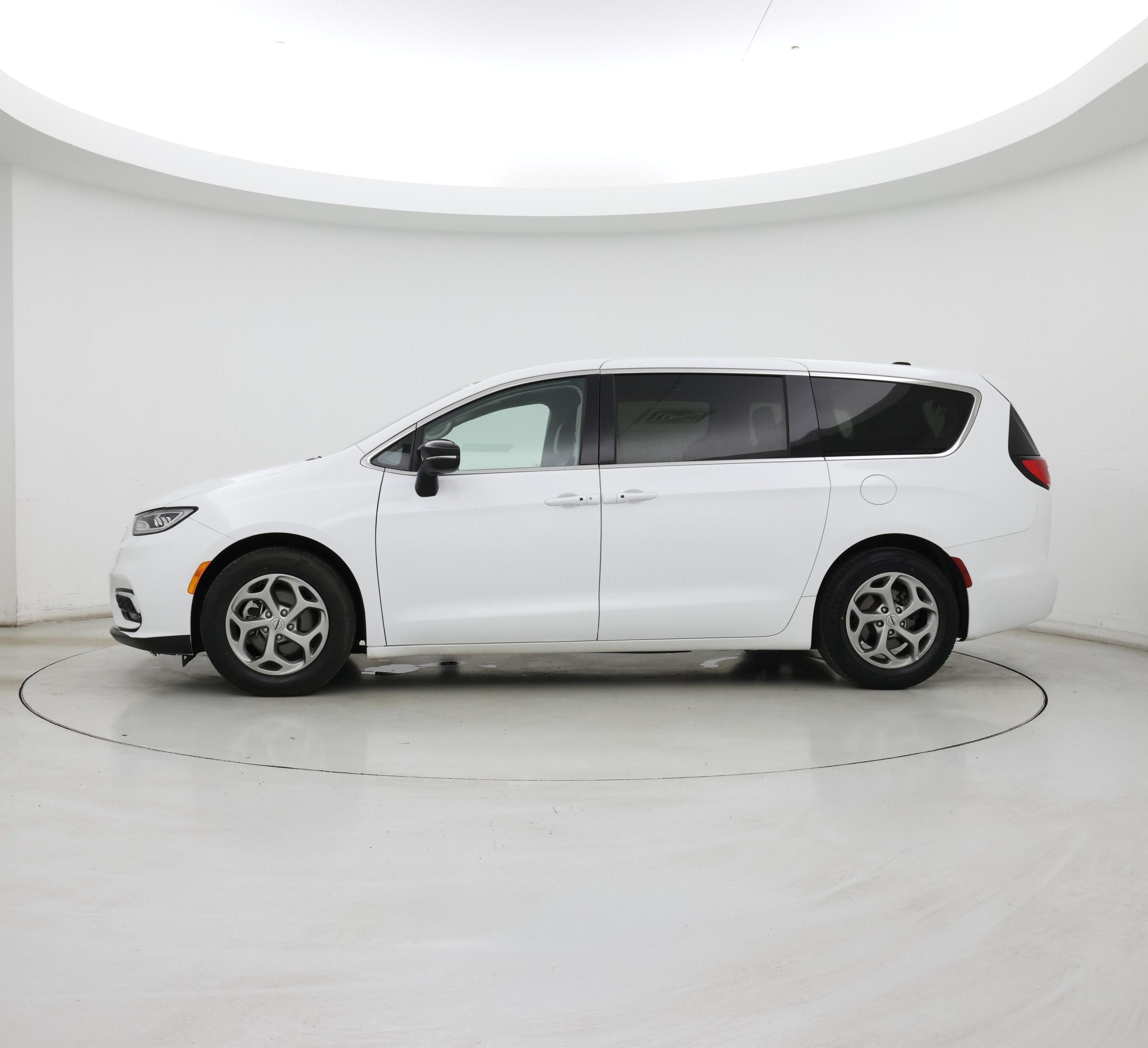 Thumbnail: 2024 Chrysler Pacifica - 3