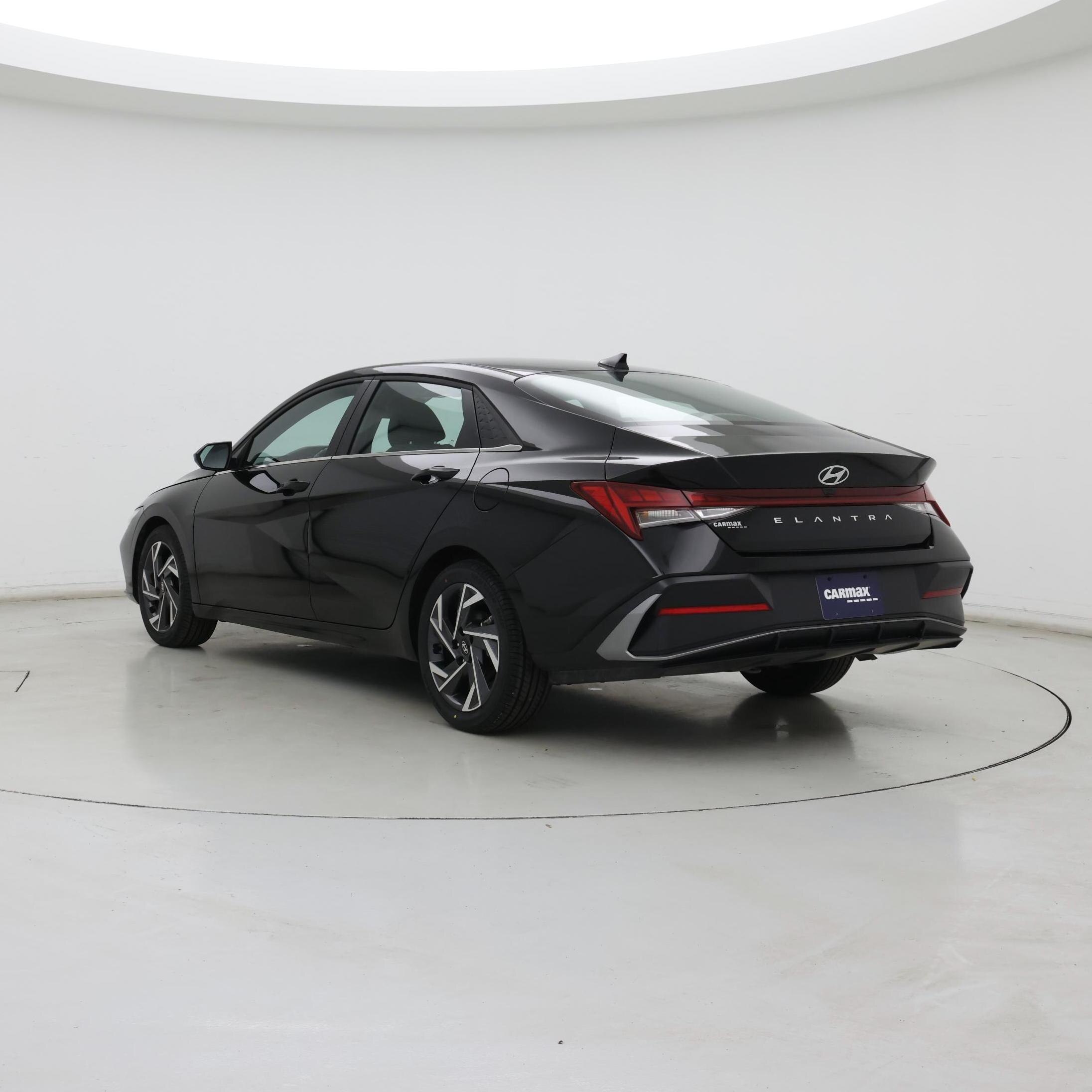 Thumbnail: 2025 Hyundai Elantra - 2