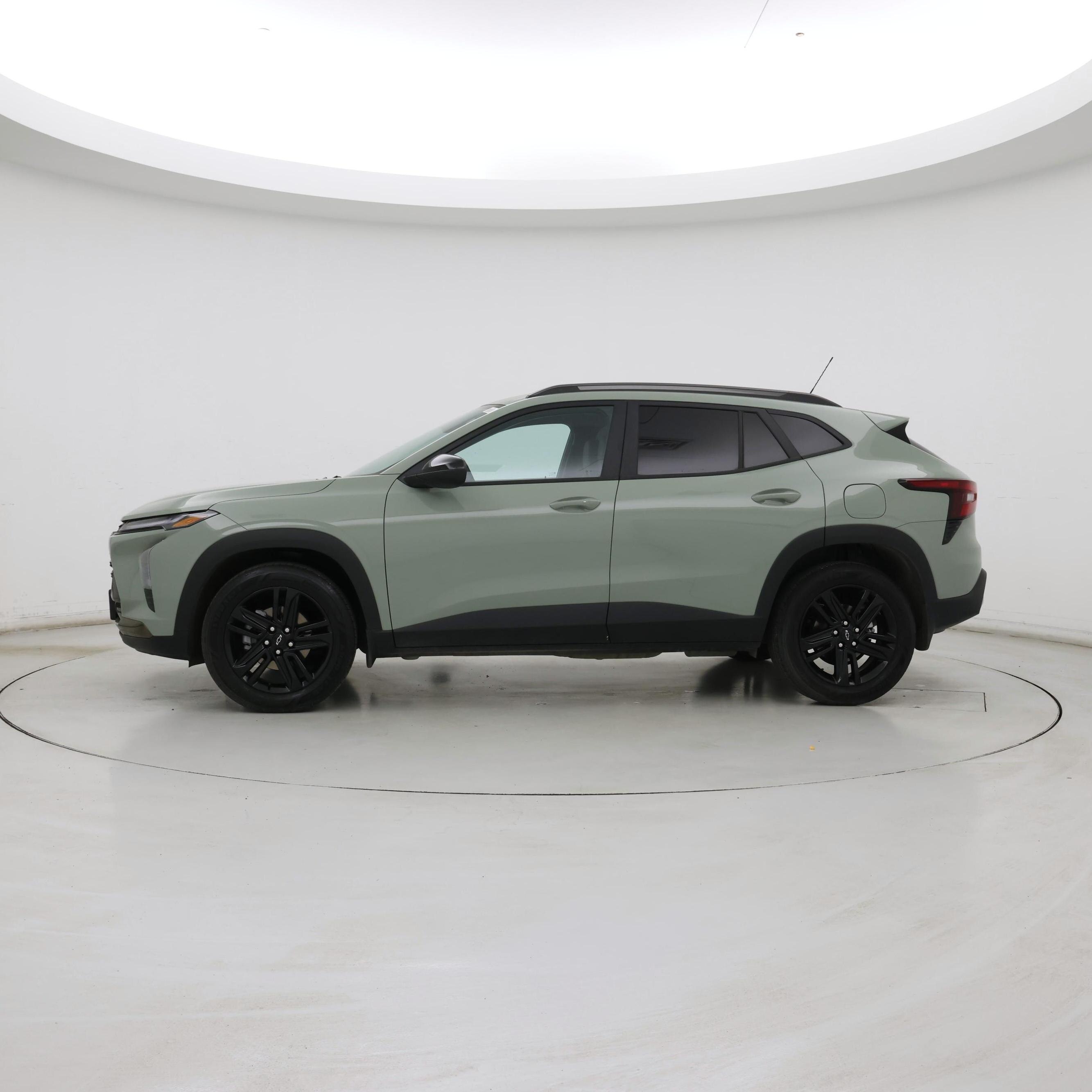 Thumbnail: 2025 Chevrolet Trax - 3