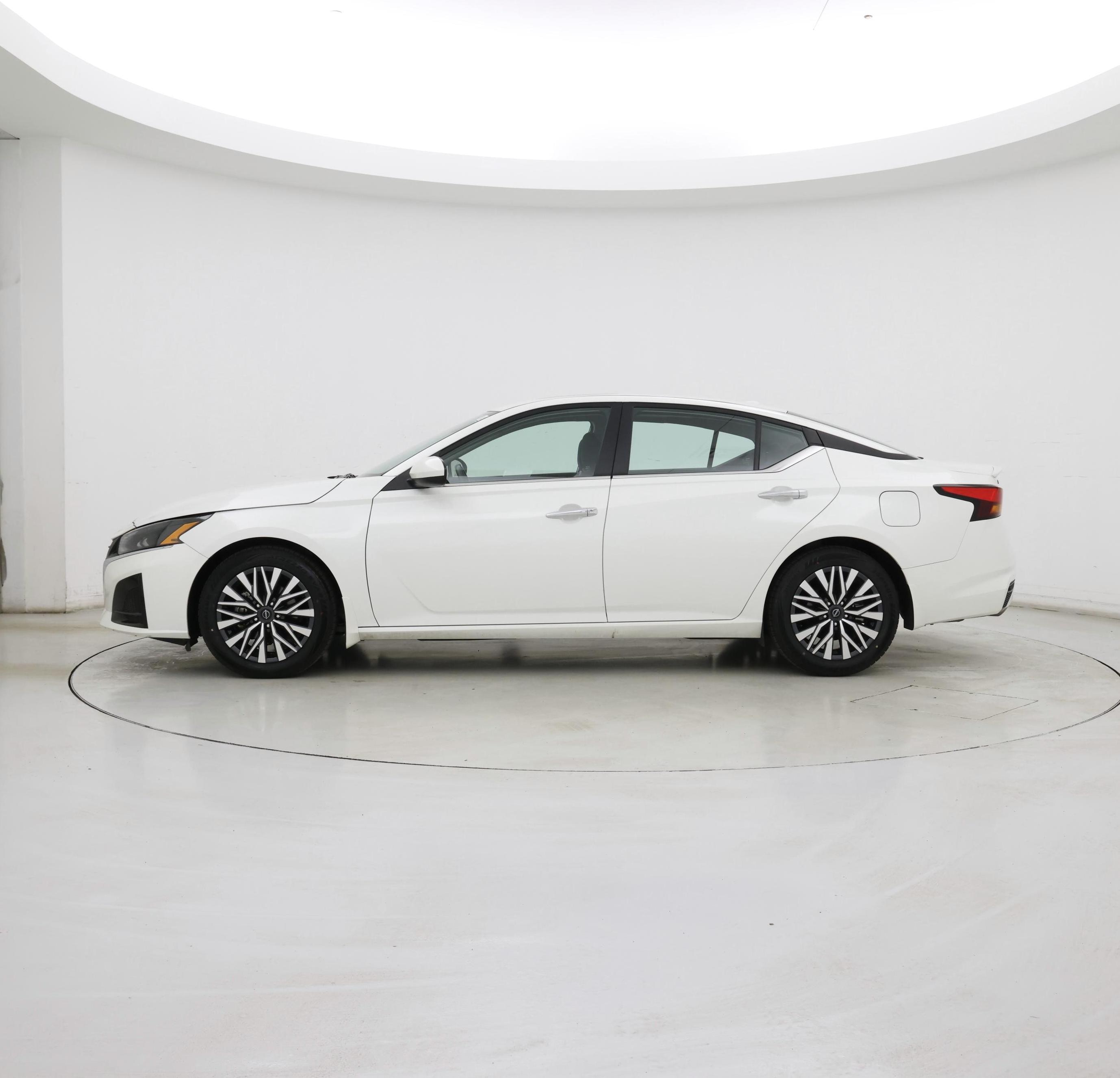 Thumbnail: 2024 Nissan Altima - 3