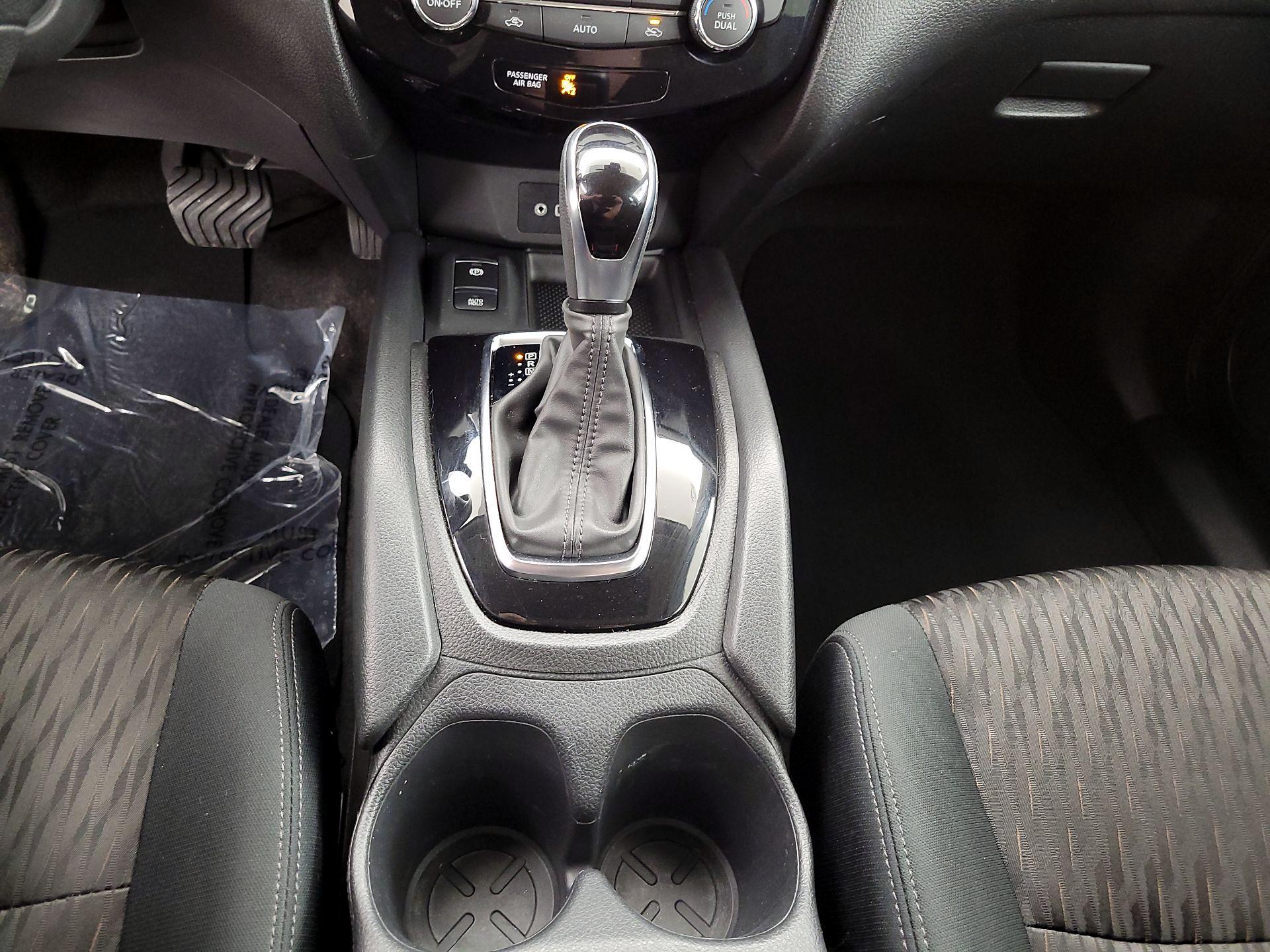 Thumbnail: 2020 Nissan Rogue - 18