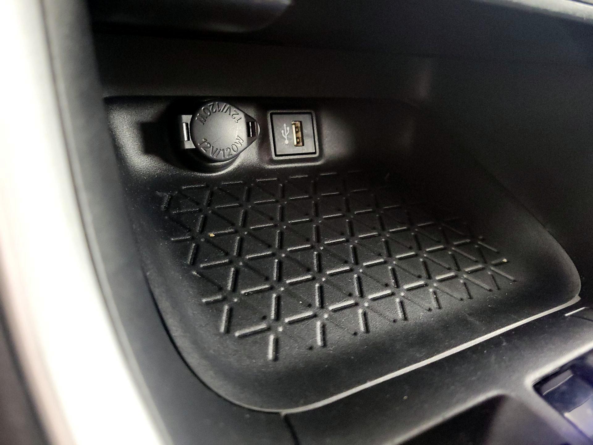 Thumbnail: 2023 Toyota RAV4 - 18