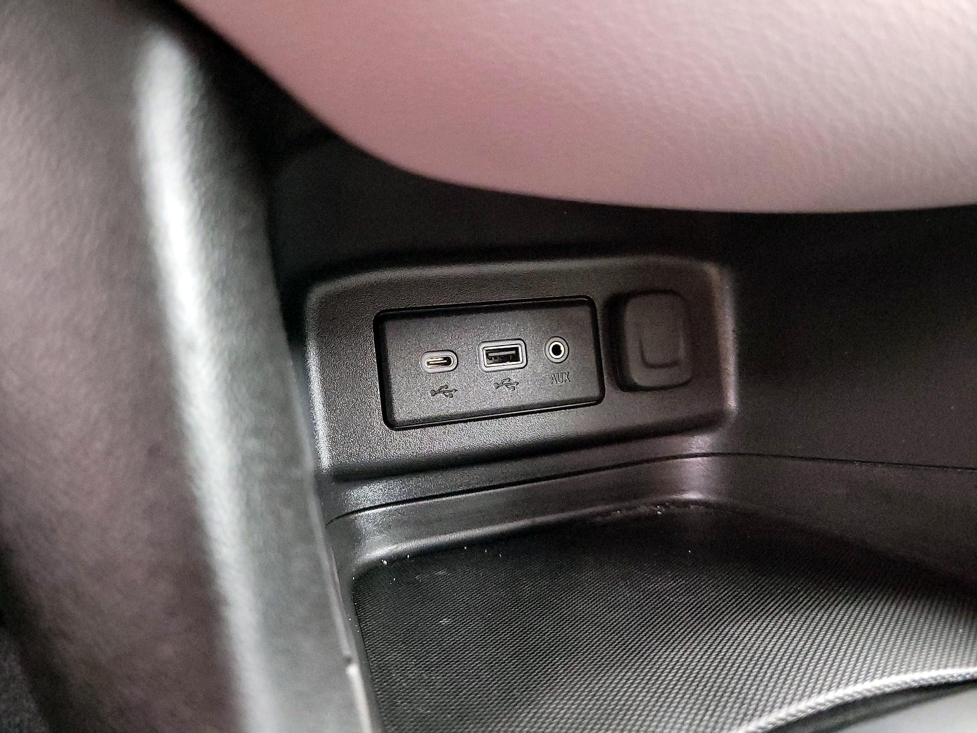 Thumbnail: 2020 Chevrolet Equinox - 18
