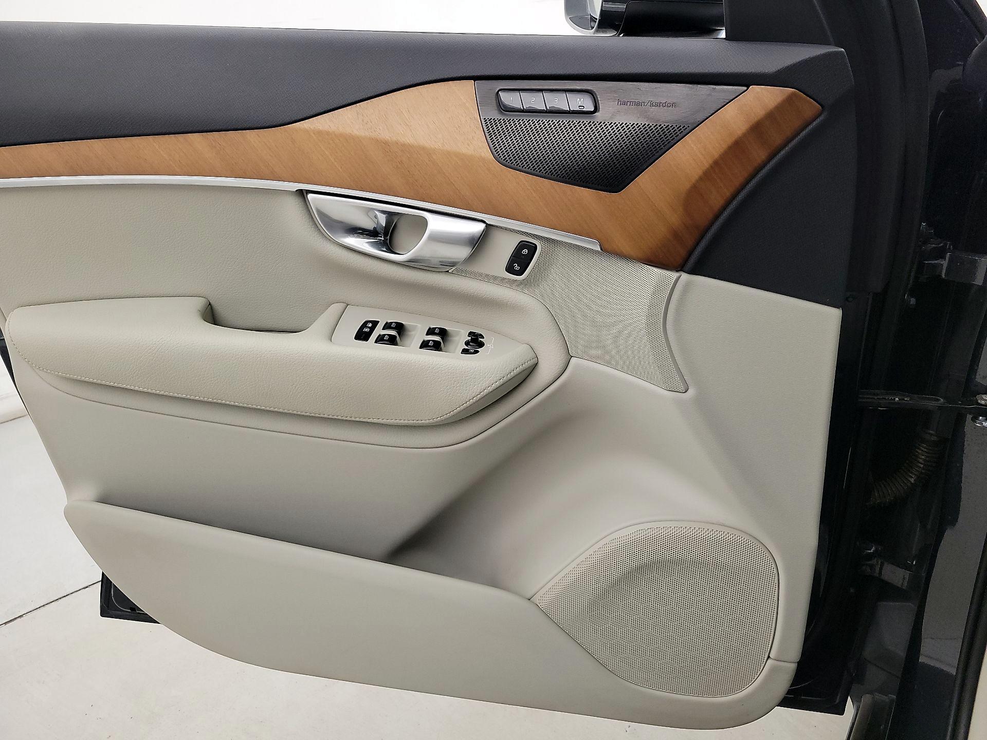 Thumbnail: 2022 Volvo XC90 - 12