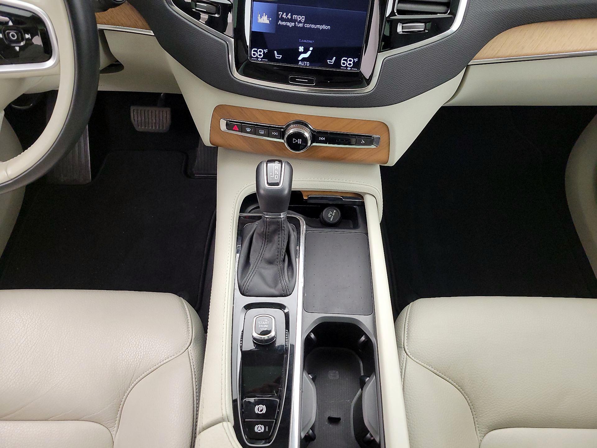 Thumbnail: 2022 Volvo XC90 - 18