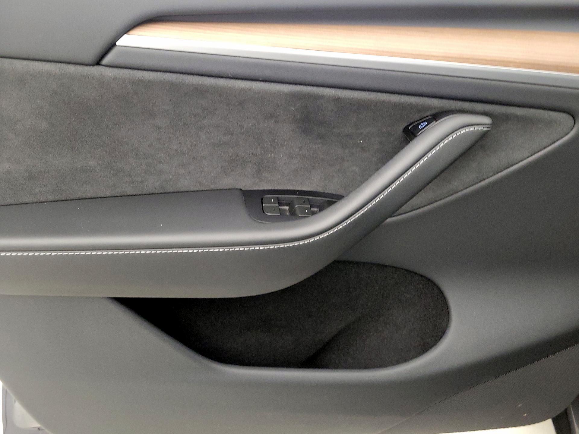Thumbnail: 2023 Tesla Model Y - 12