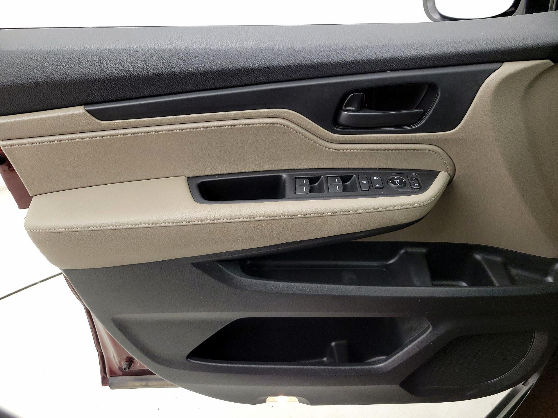 Thumbnail: 2018 Honda Odyssey - 12