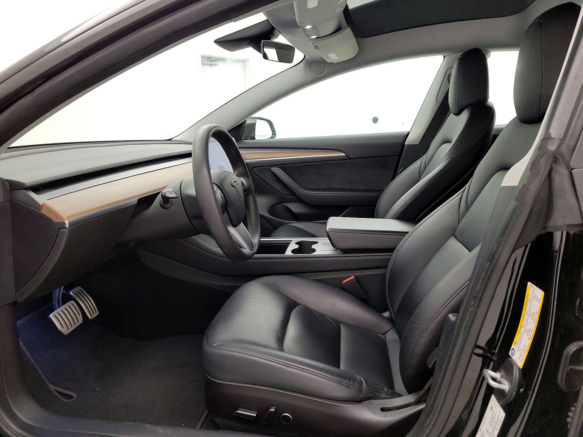Thumbnail: 2022 Tesla Model 3 - 11
