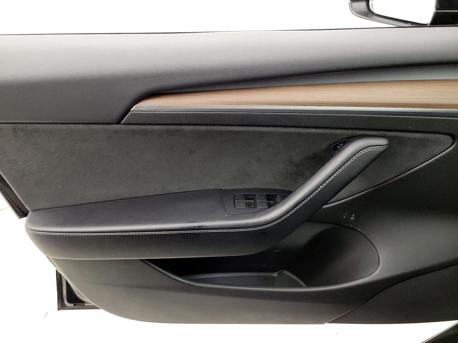 Thumbnail: 2022 Tesla Model 3 - 12
