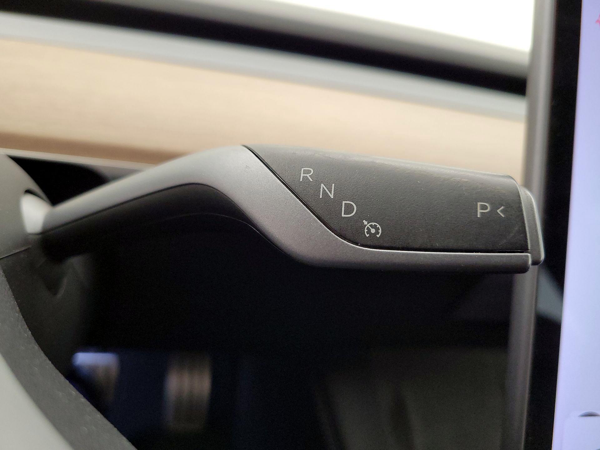 Thumbnail: 2022 Tesla Model 3 - 17