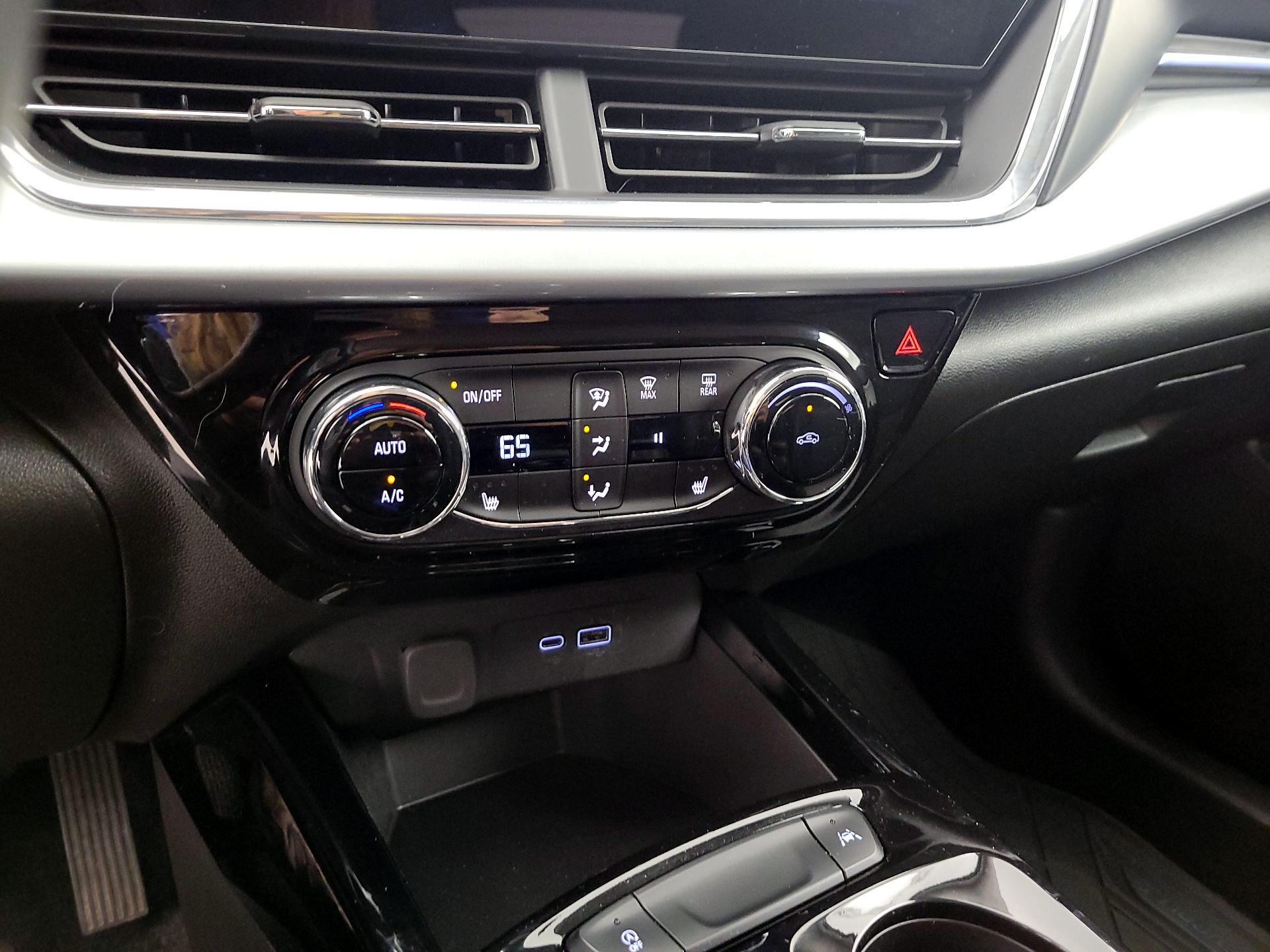 Thumbnail: 2024 Chevrolet Trax - 16